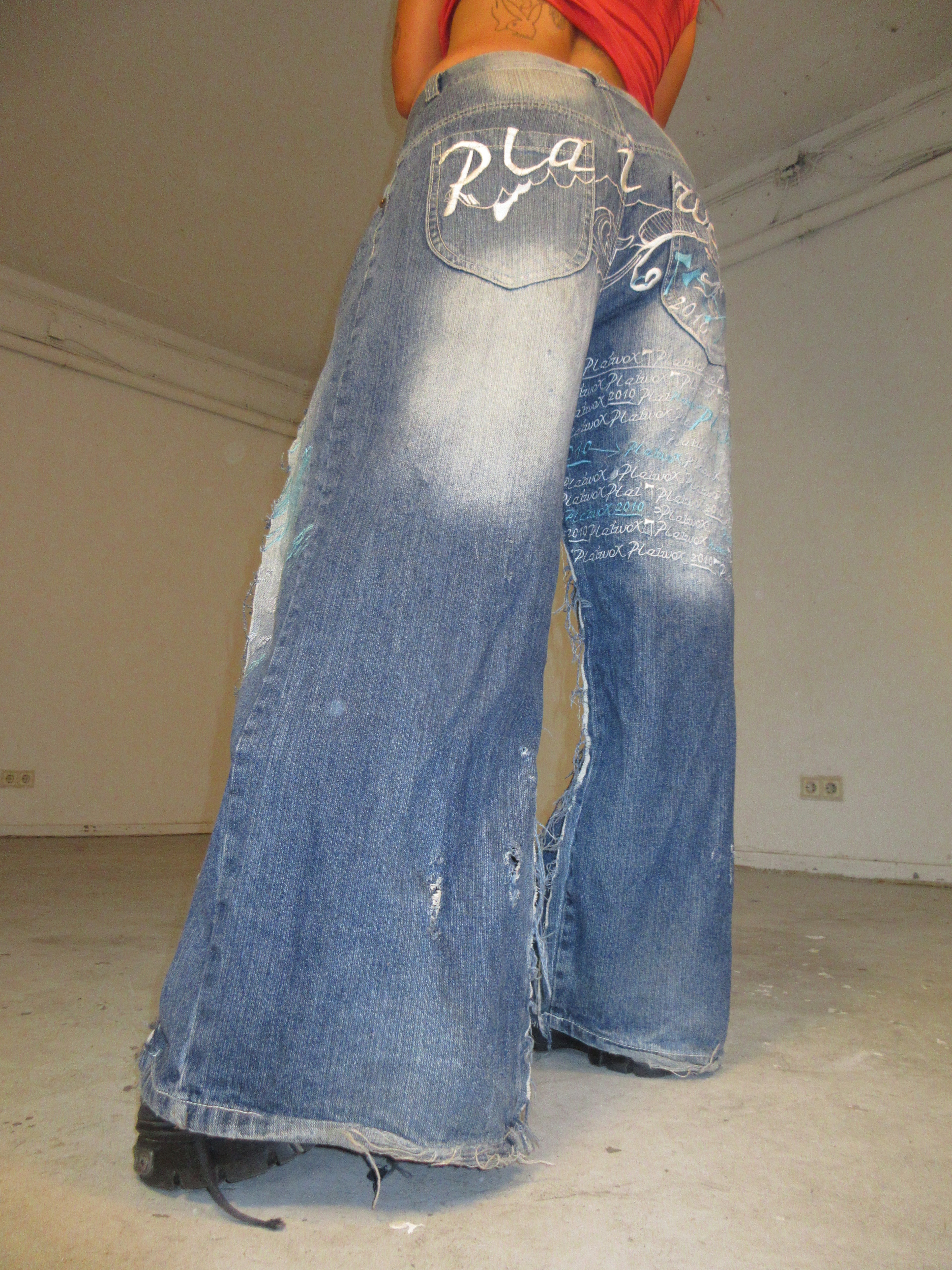LIMITED EDITION EMBROIDERED EXTRA RIPPED DENIM SPG PANTS