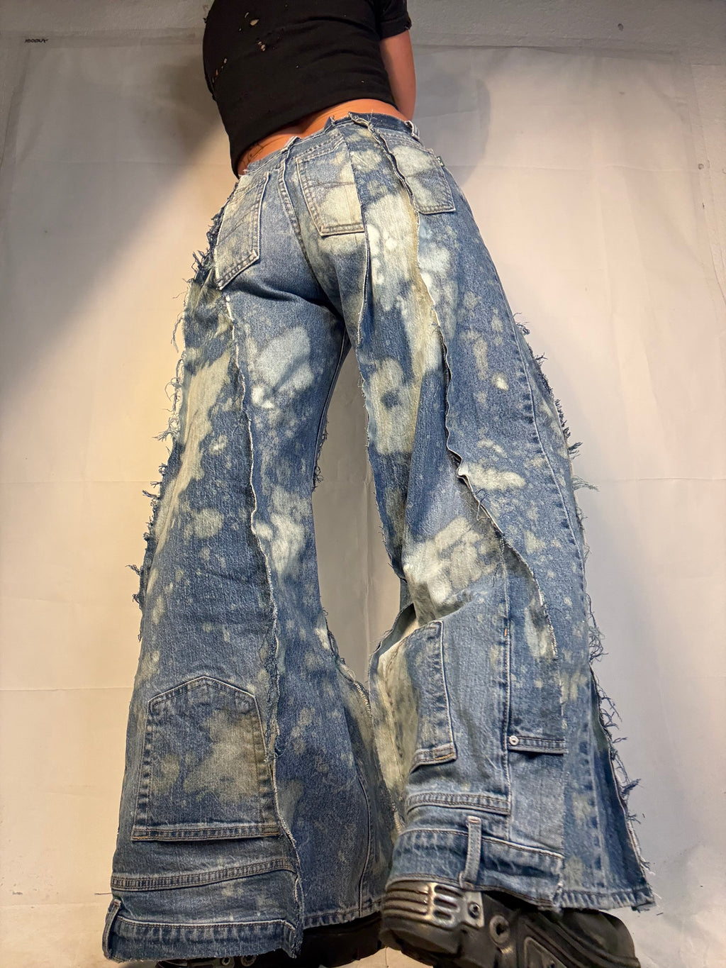 FLARED BLEACHED DENIM SPG PANTS