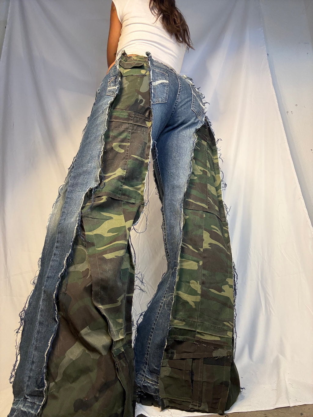 FLARED LONG CAMO/DENIM SPG PANTS