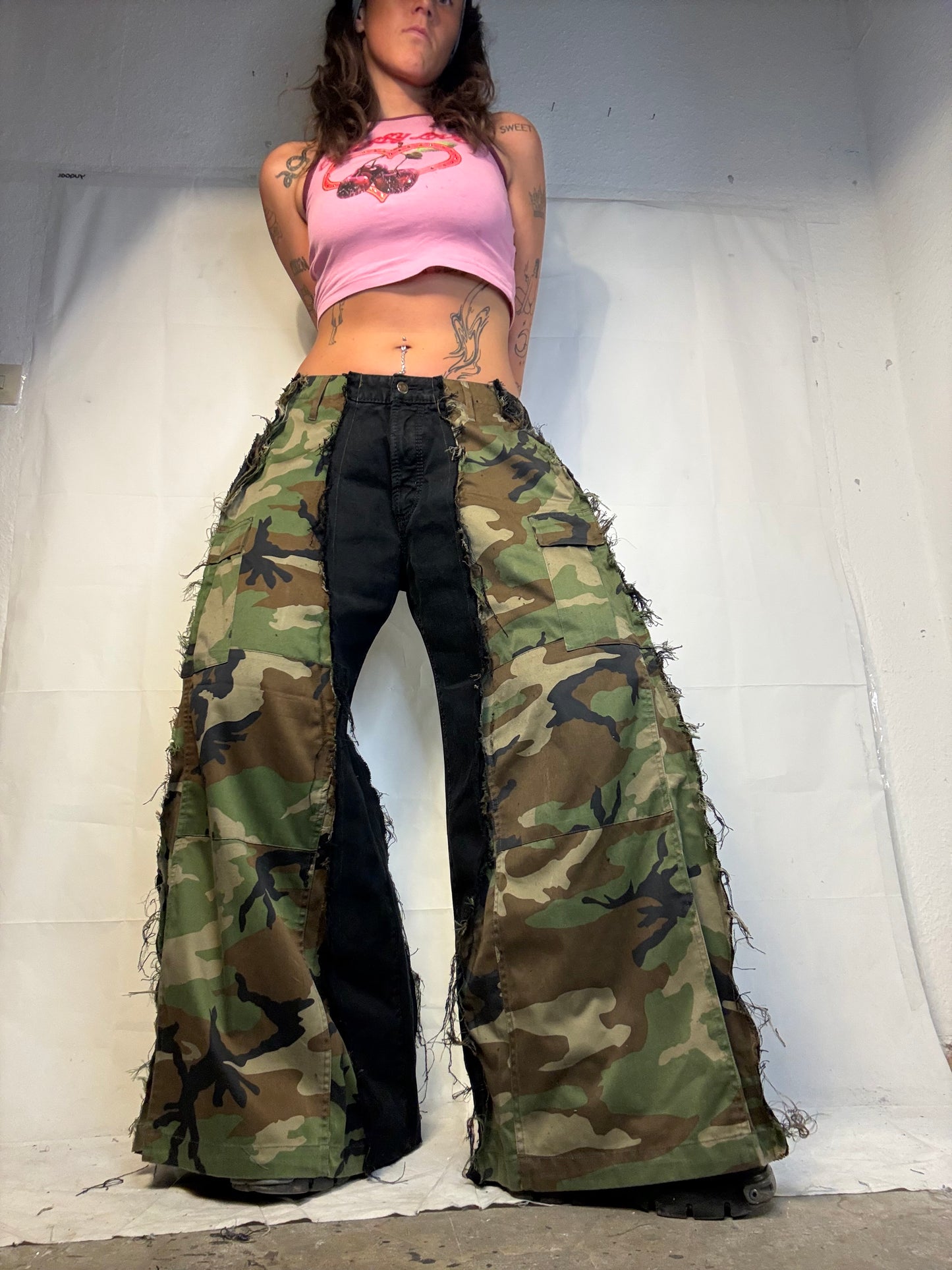 BAGGY LONG CAMO/BLACK SPG PANTS