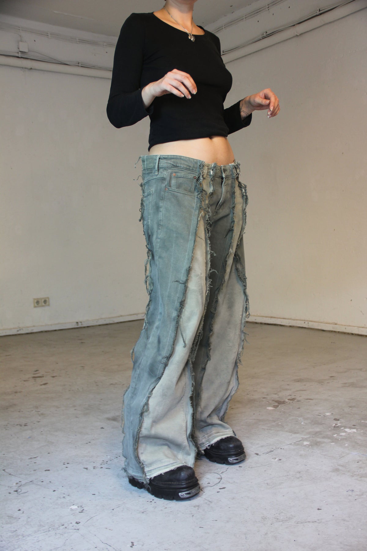 BAGGY STAINED LINOLEUM GREEN DENIM SPG PANTS
