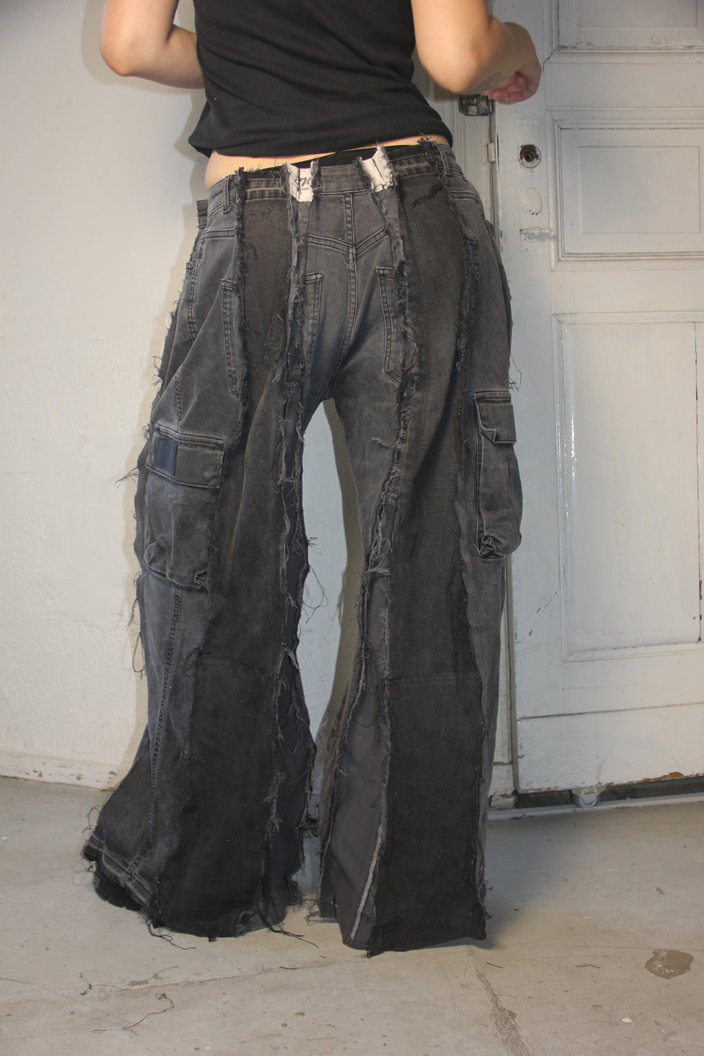 LIMITED EDITION BAGGY DARK GREY INSIDE-OUT CARGO SPG PANTS