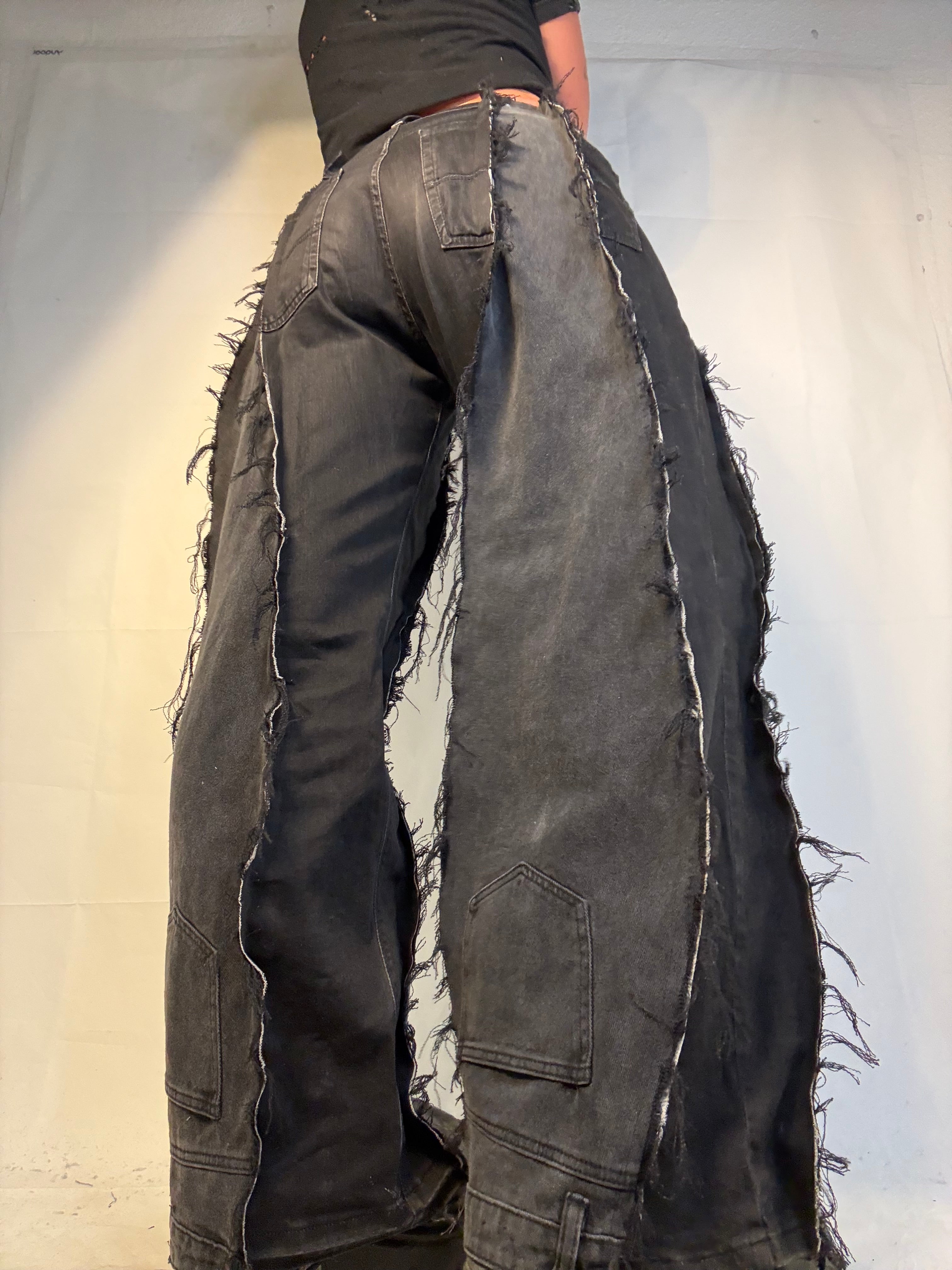 BAGGY RIPPED BLACK SPG PANTS