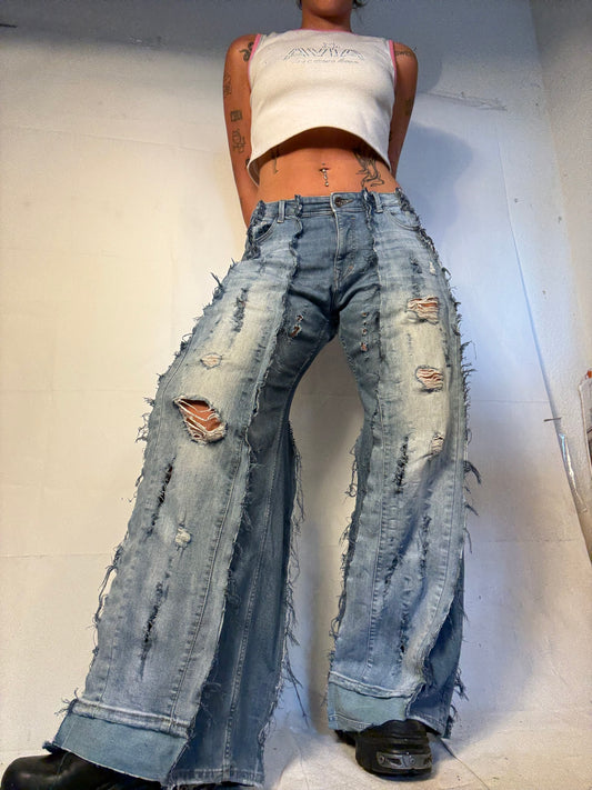 BAGGY DISTRESSED LIGHT DENIM SPG PANTS