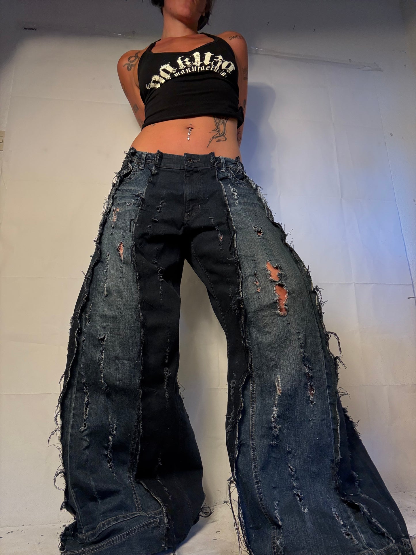 EXTRA LONG BAGGY DISTRESSED DARK DENIM SPG PANTS