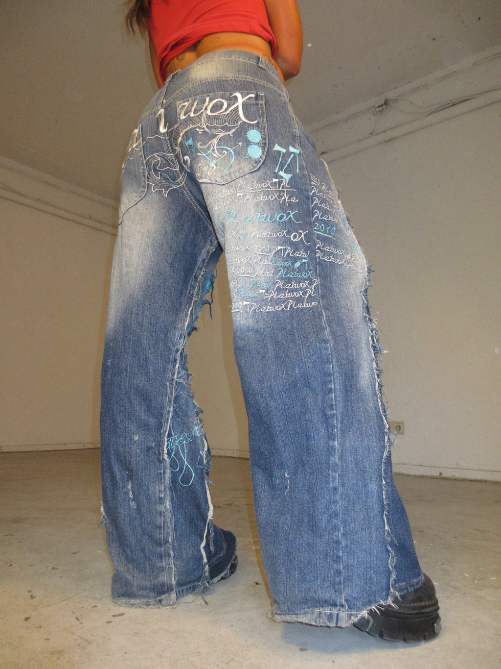 LIMITED EDITION EMBROIDERED EXTRA RIPPED DENIM SPG PANTS