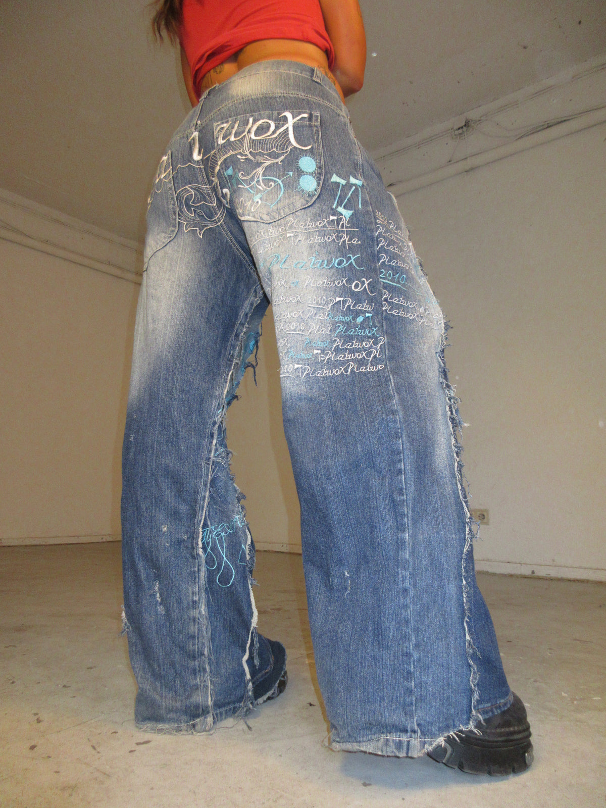 LIMITED EDITION EMBROIDERED EXTRA RIPPED DENIM SPG PANTS