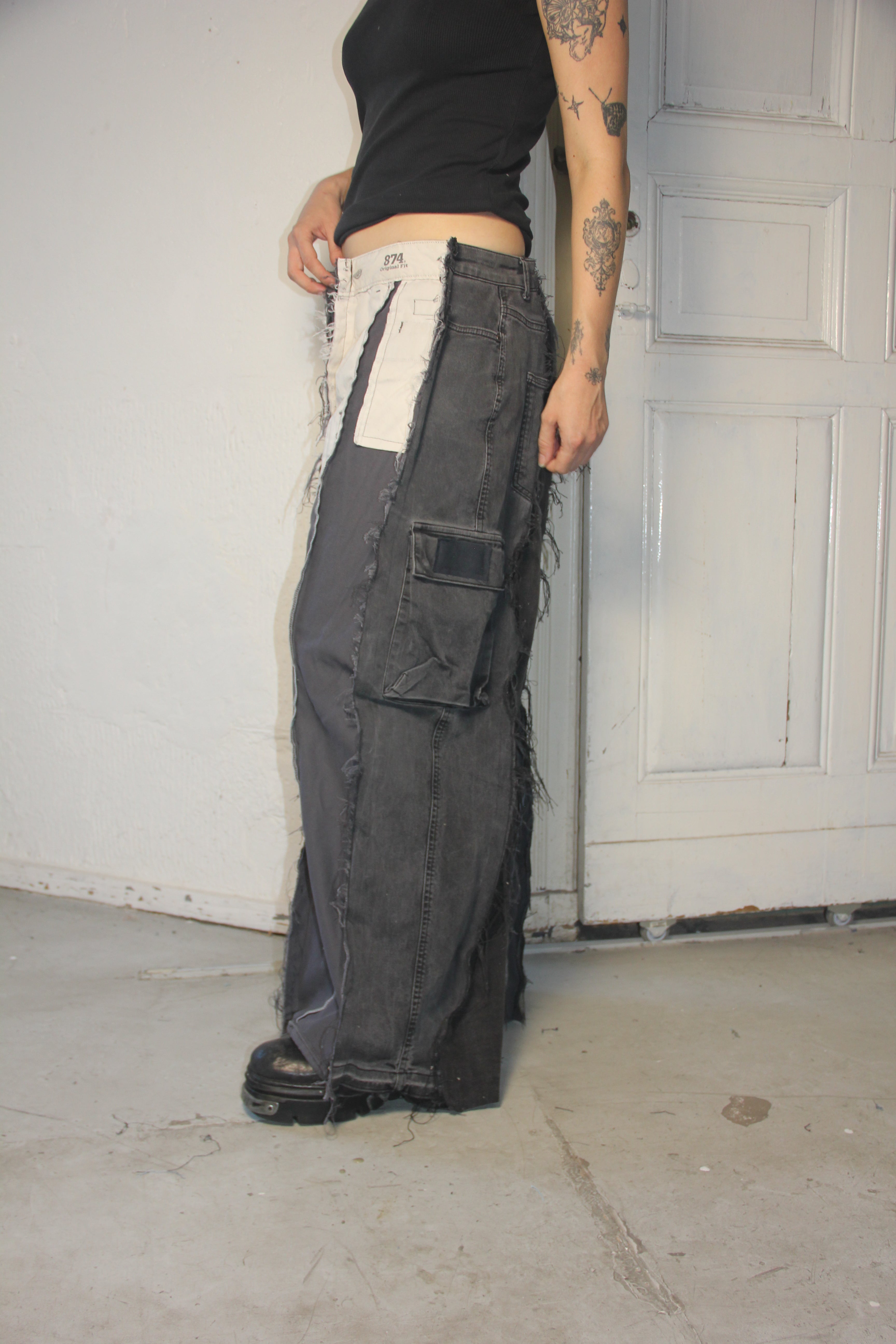 LIMITED EDITION BAGGY DARK GREY INSIDE-OUT CARGO SPG PANTS