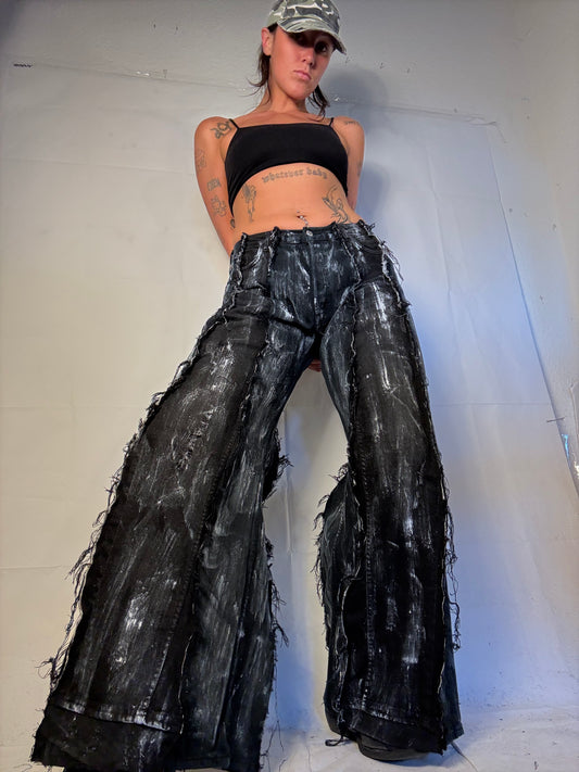 BLACK DISTRESSED ROCK SPG PANTS