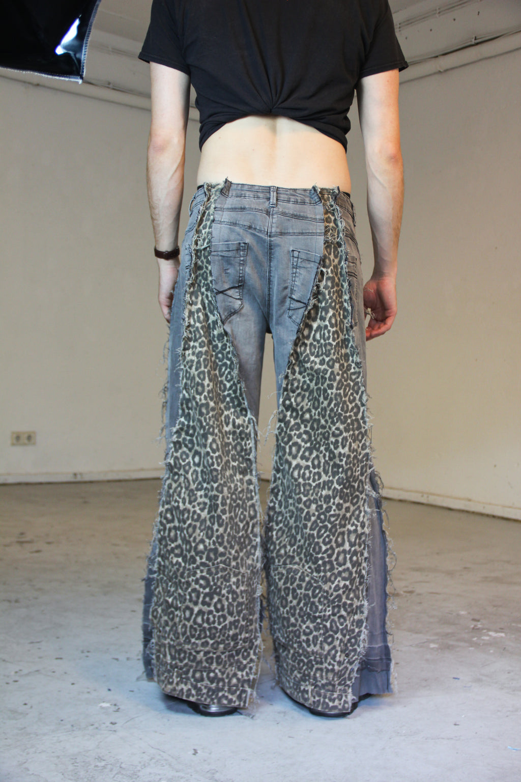 BAGGY LEO/GREY DENIM SPG PANTS