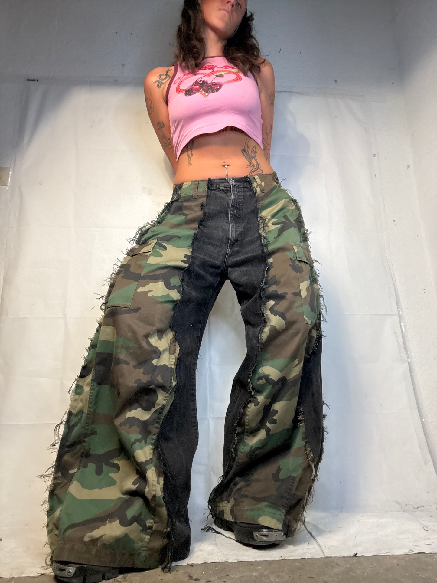 BAGGY LONG CAMO/BLACK SPG PANTS