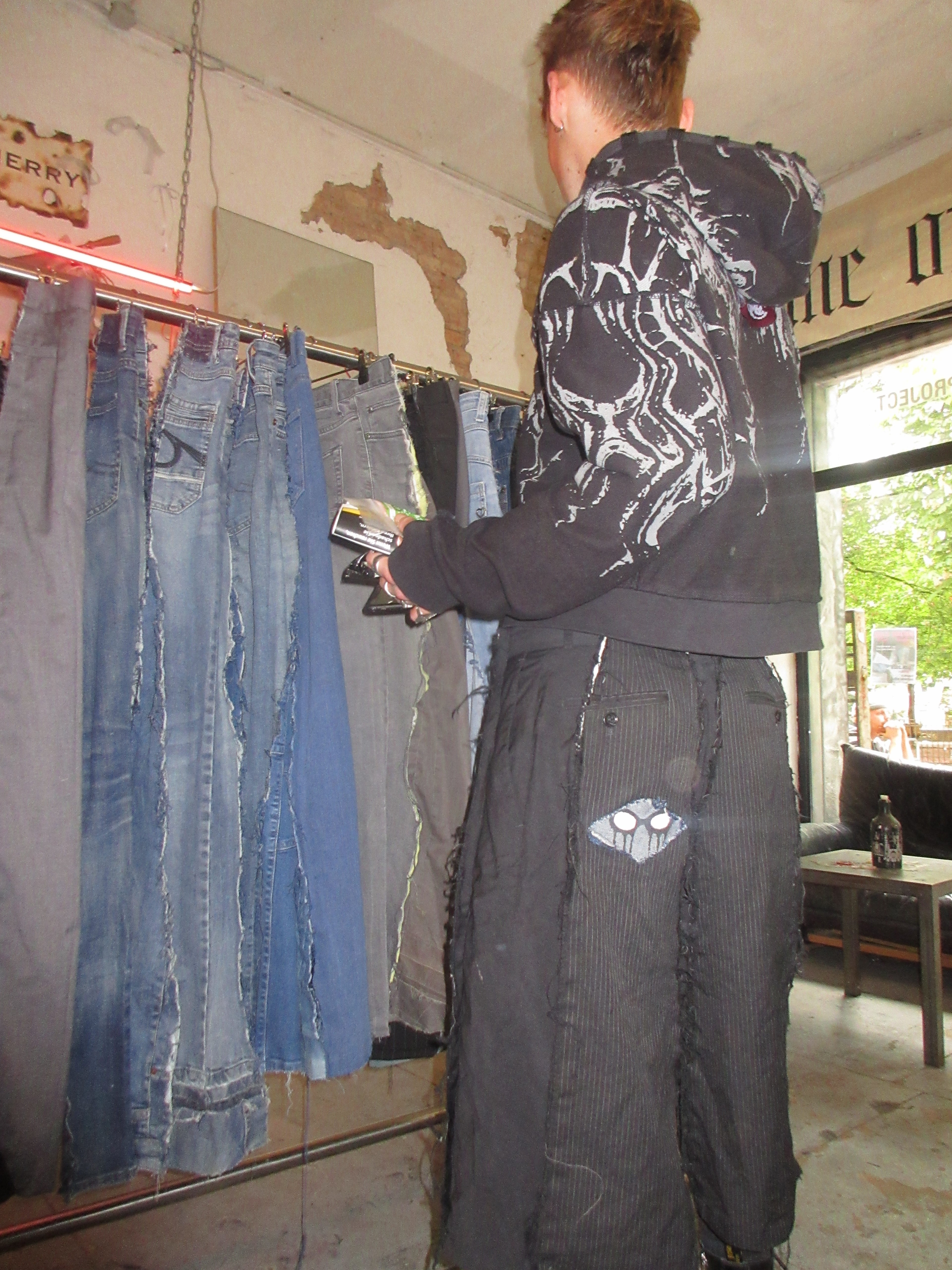 BLACK/PINSTRIBE SPG SUIT-JORTS