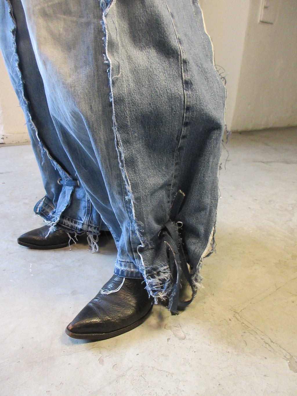 BAGGY TIE-IN LIGHT DENIM SPG PANTS
