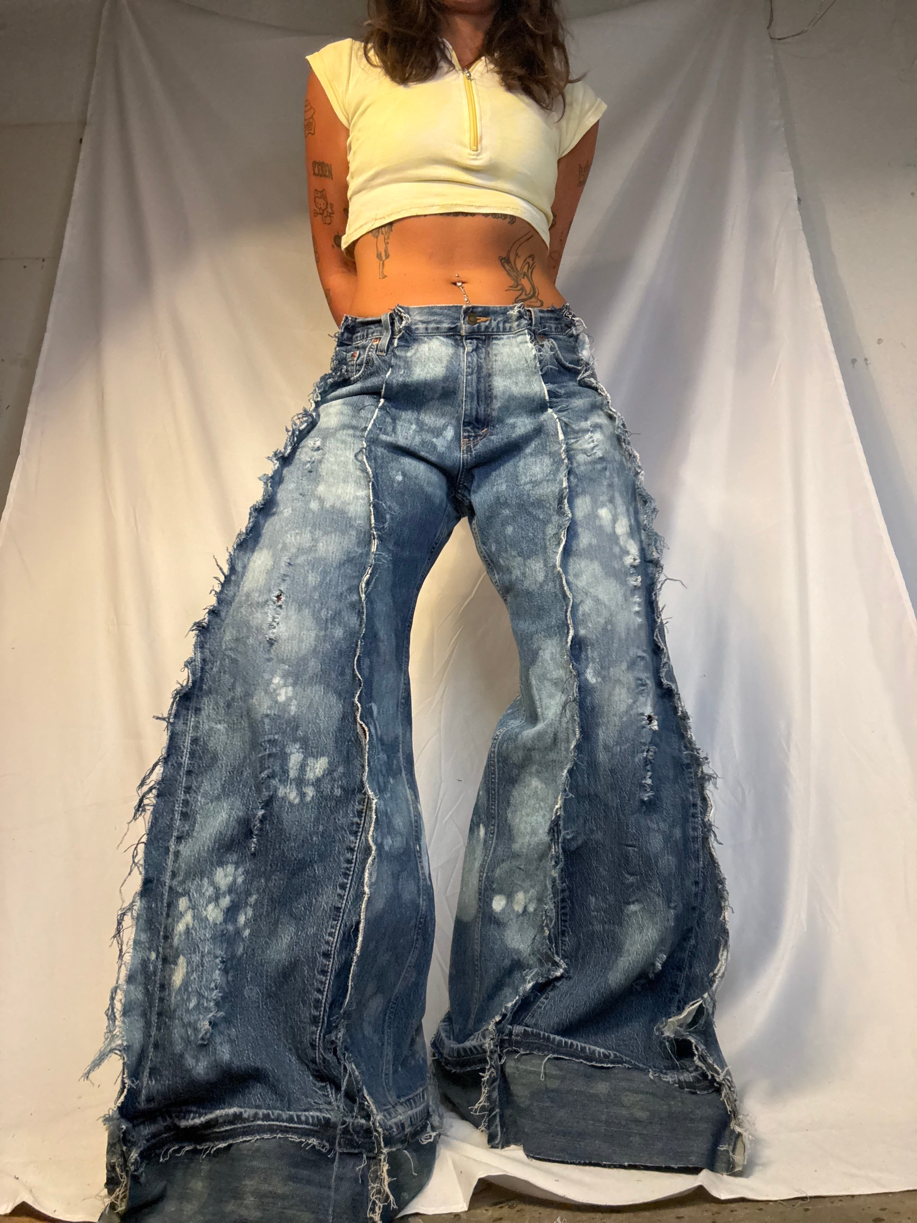 BAGGY BLEACH STAINED DISTRESSED CLASSIC DENIM SPG PANTS