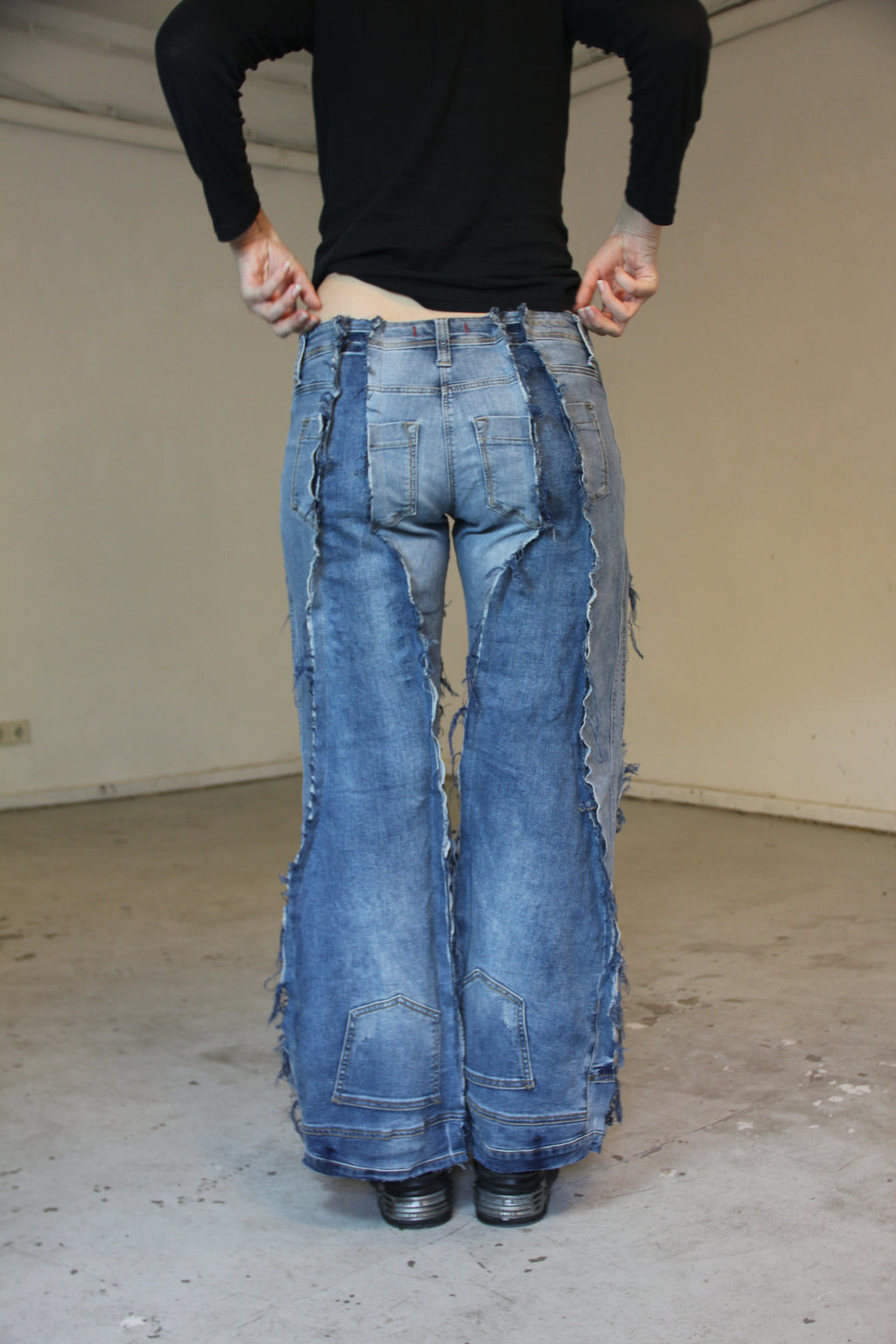 LIMITED EDITION Y2K RHINESTONE LOWRISE DENIM SPG PANTS