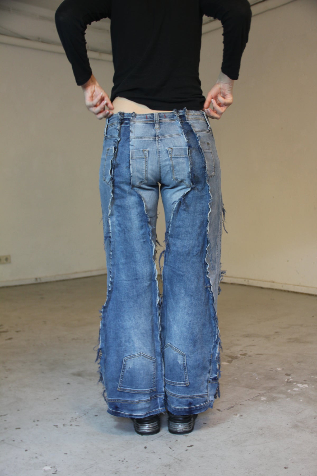 LIMITED EDITION Y2K RHINESTONE LOWRISE DENIM SPG PANTS