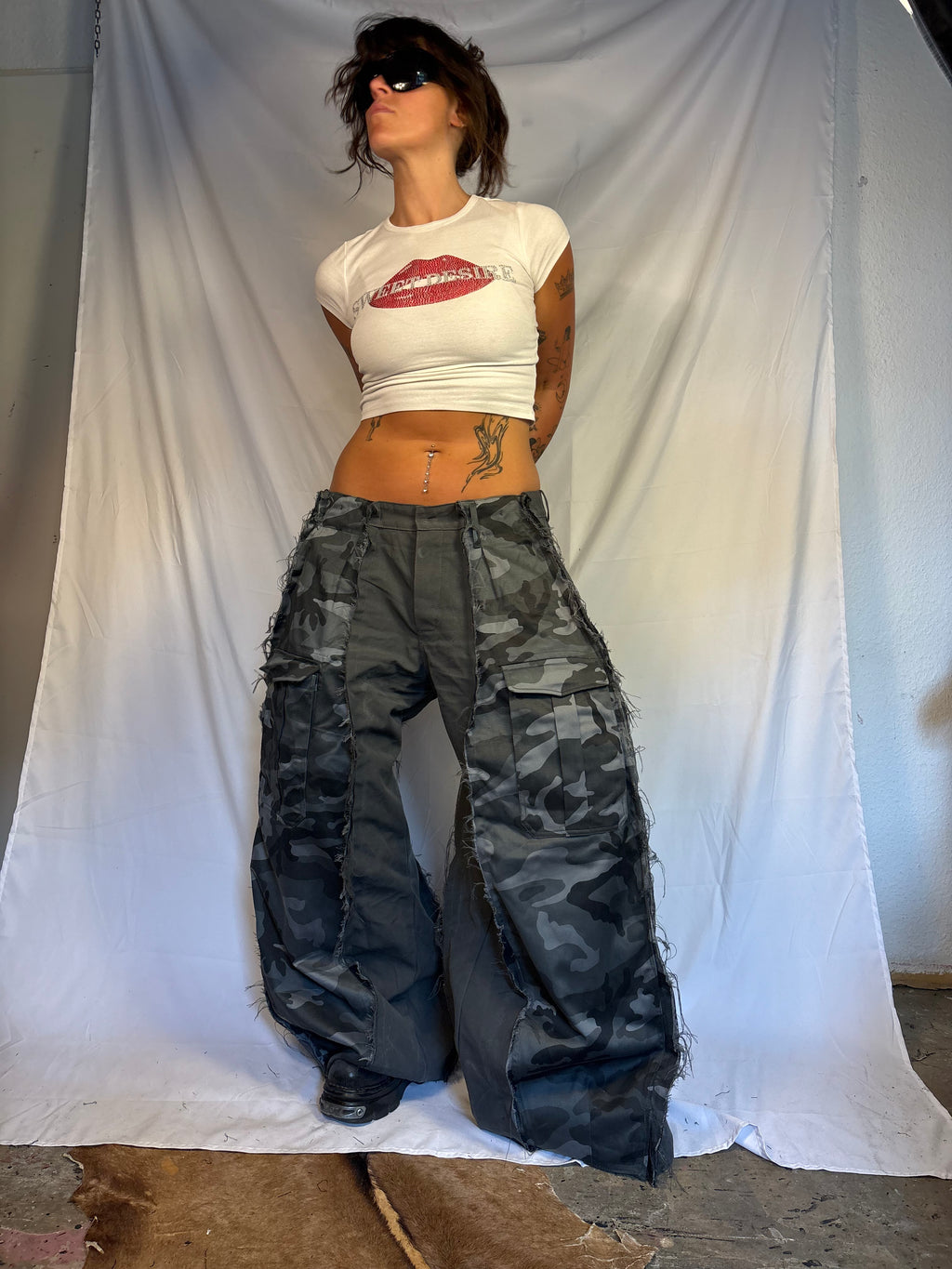 EXTRA BAGGY DARK CAMO CARGO SPG PANTS