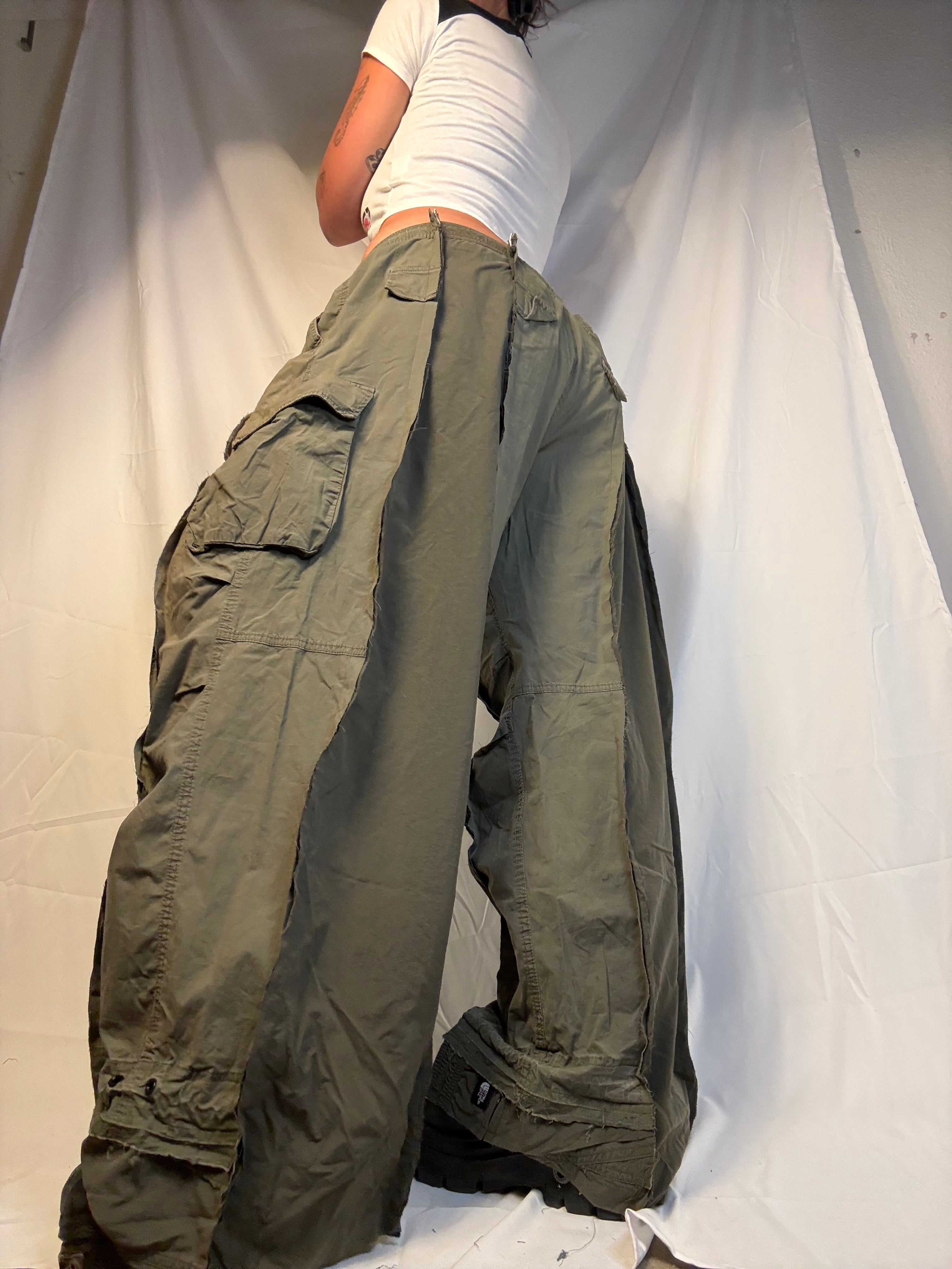 BAGGY DARK GREEN SPG PARACHUTE PANTS