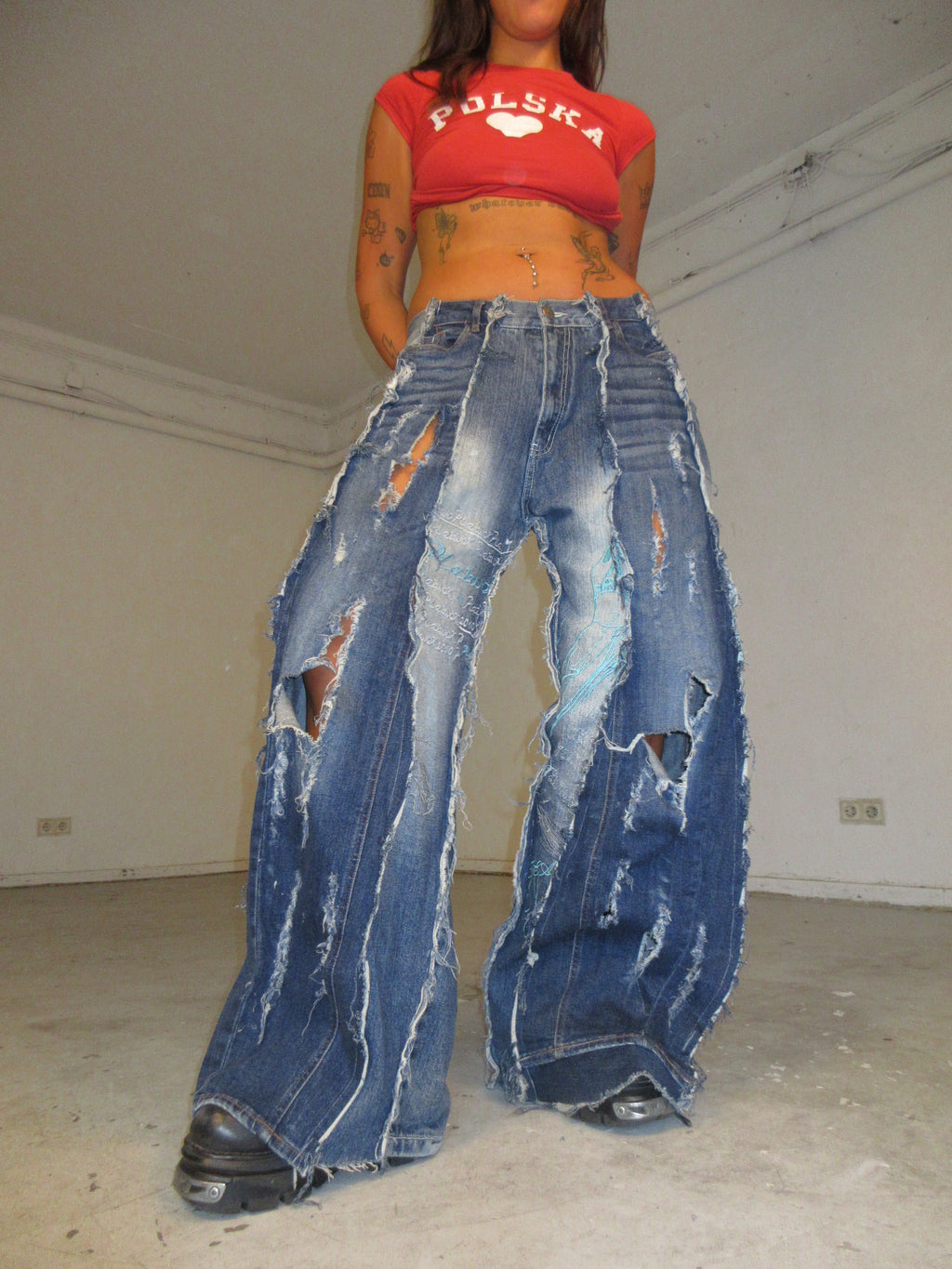 LIMITED EDITION EMBROIDERED EXTRA RIPPED DENIM SPG PANTS