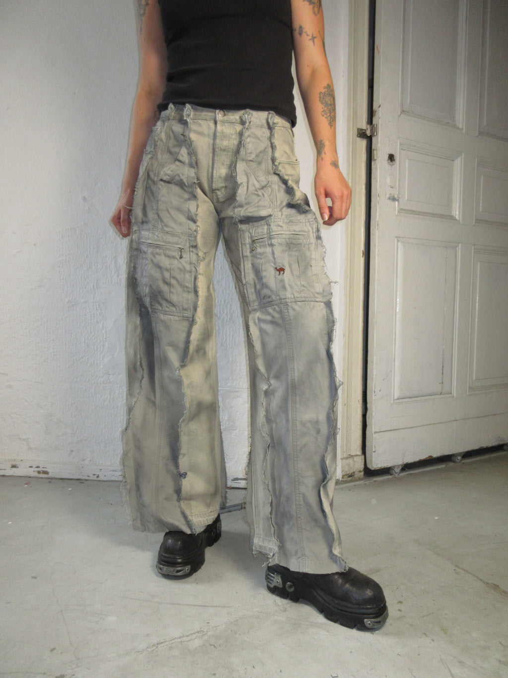 EXTRA LONG STAINED DENIM/CARGO SPG PANTS