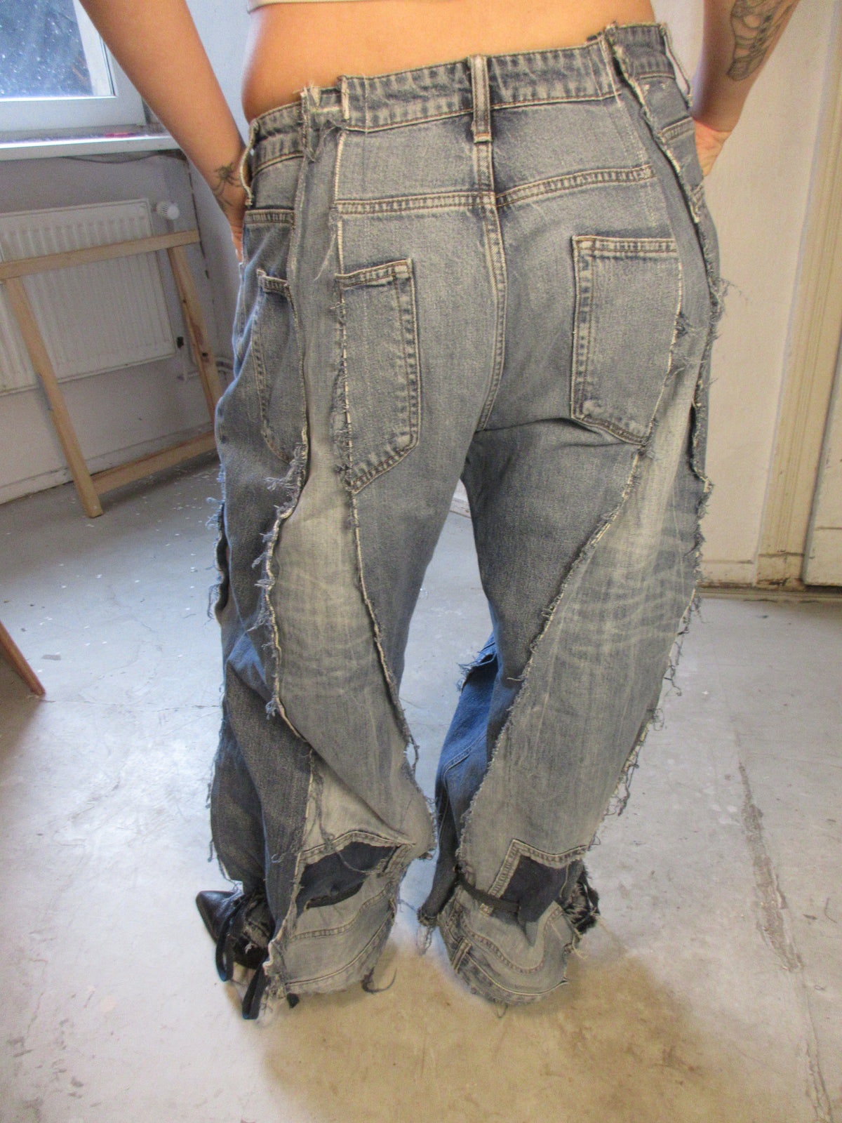 BAGGY TIE-IN LIGHT DENIM SPG PANTS