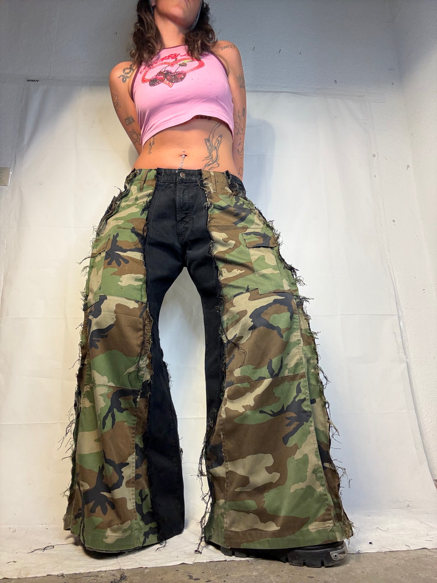BAGGY LONG CAMO/BLACK SPG PANTS