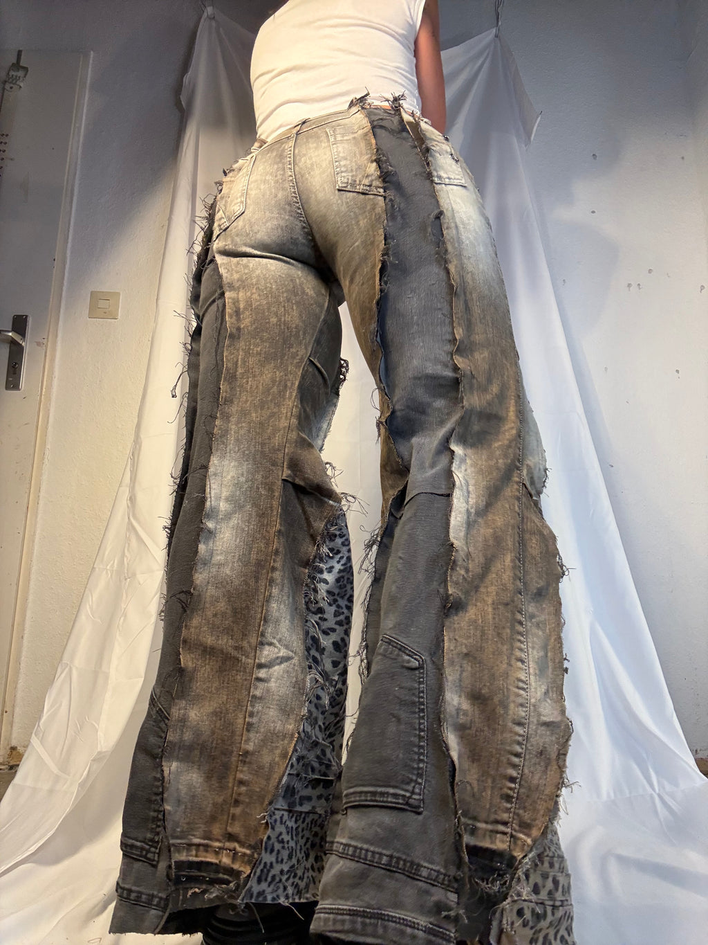 FLARED Y2K LEO / WASHED DENIM SPG PANTS