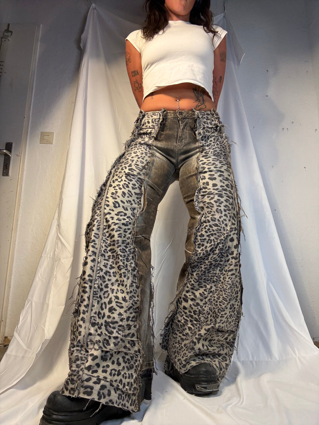 FLARED Y2K LEO / WASHED DENIM SPG PANTS