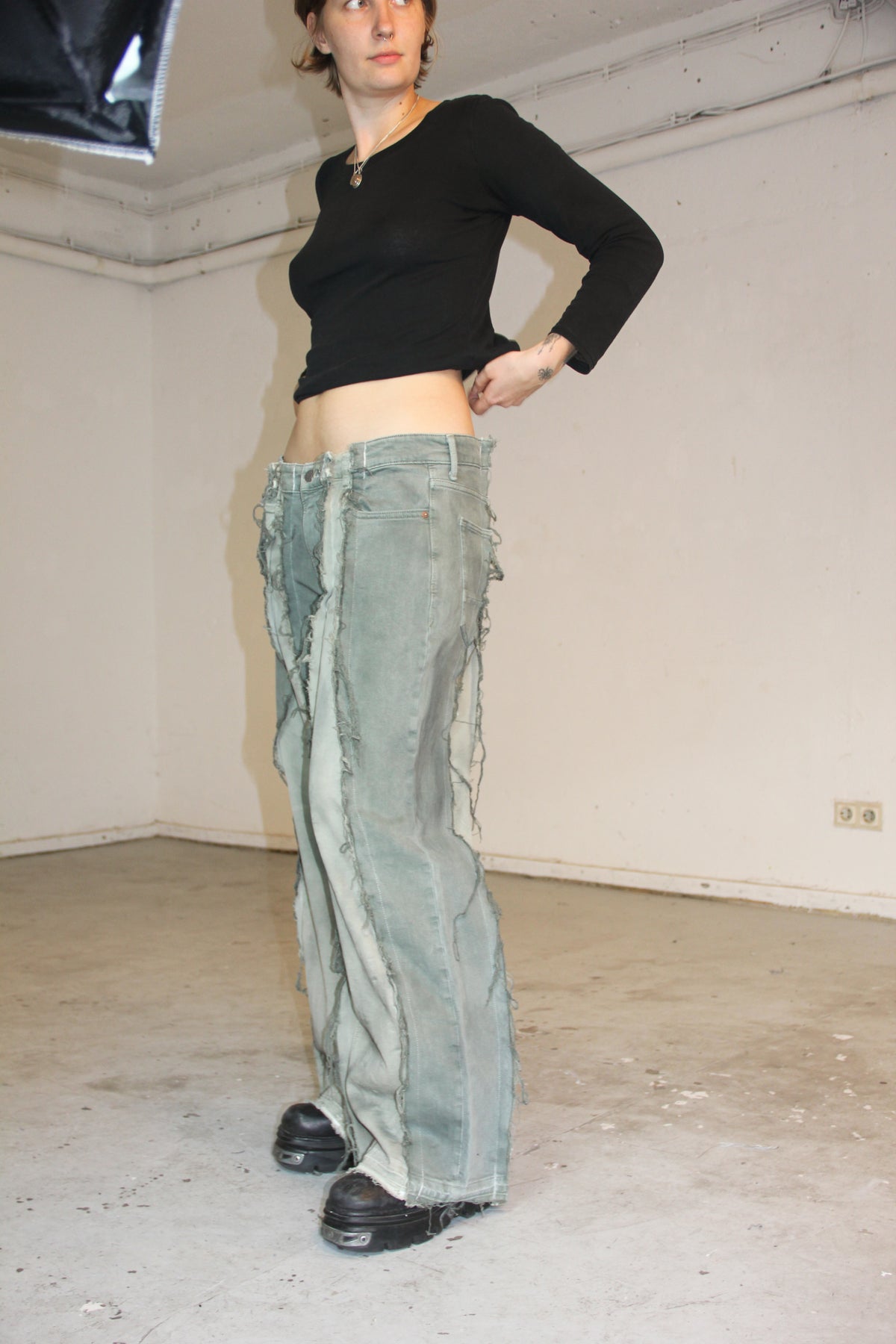 BAGGY STAINED LINOLEUM GREEN DENIM SPG PANTS