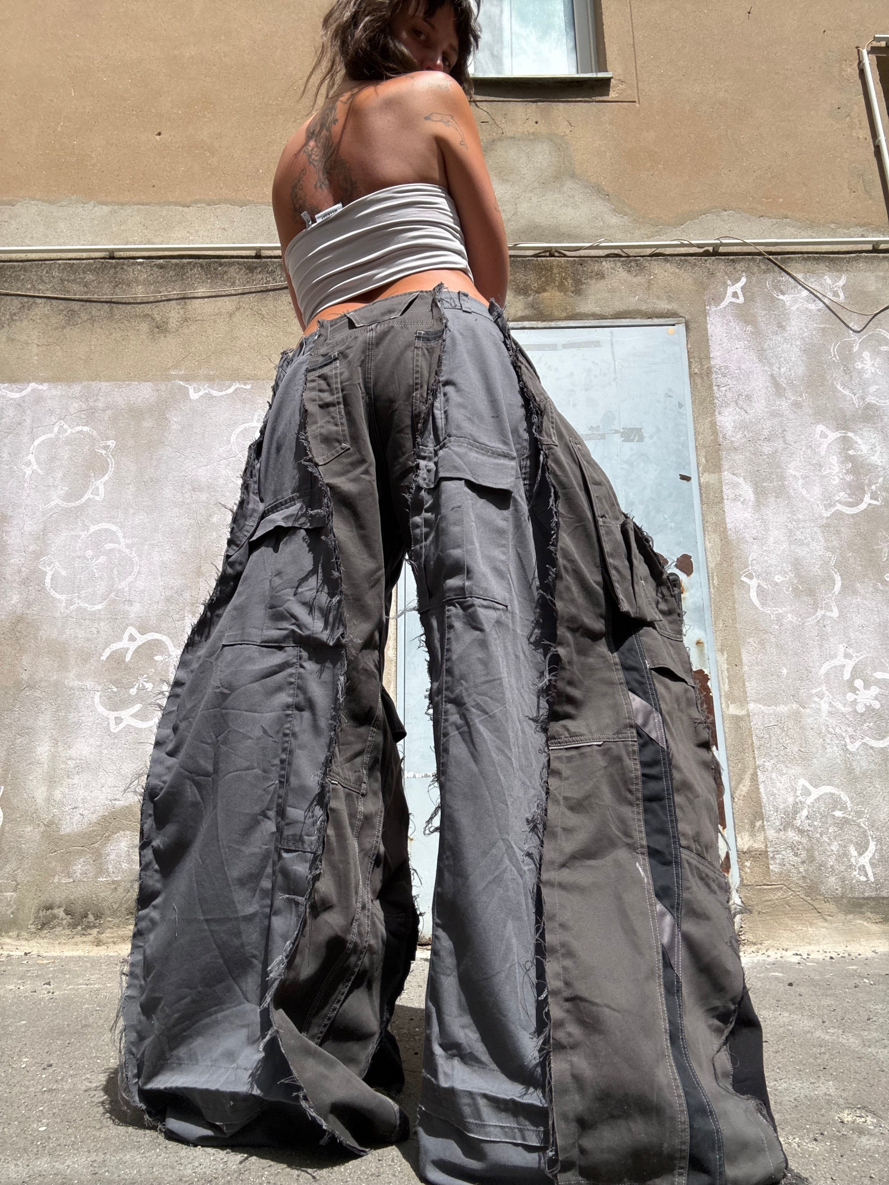 EXTREME BAGGY GREY SPG CARGO PANTS