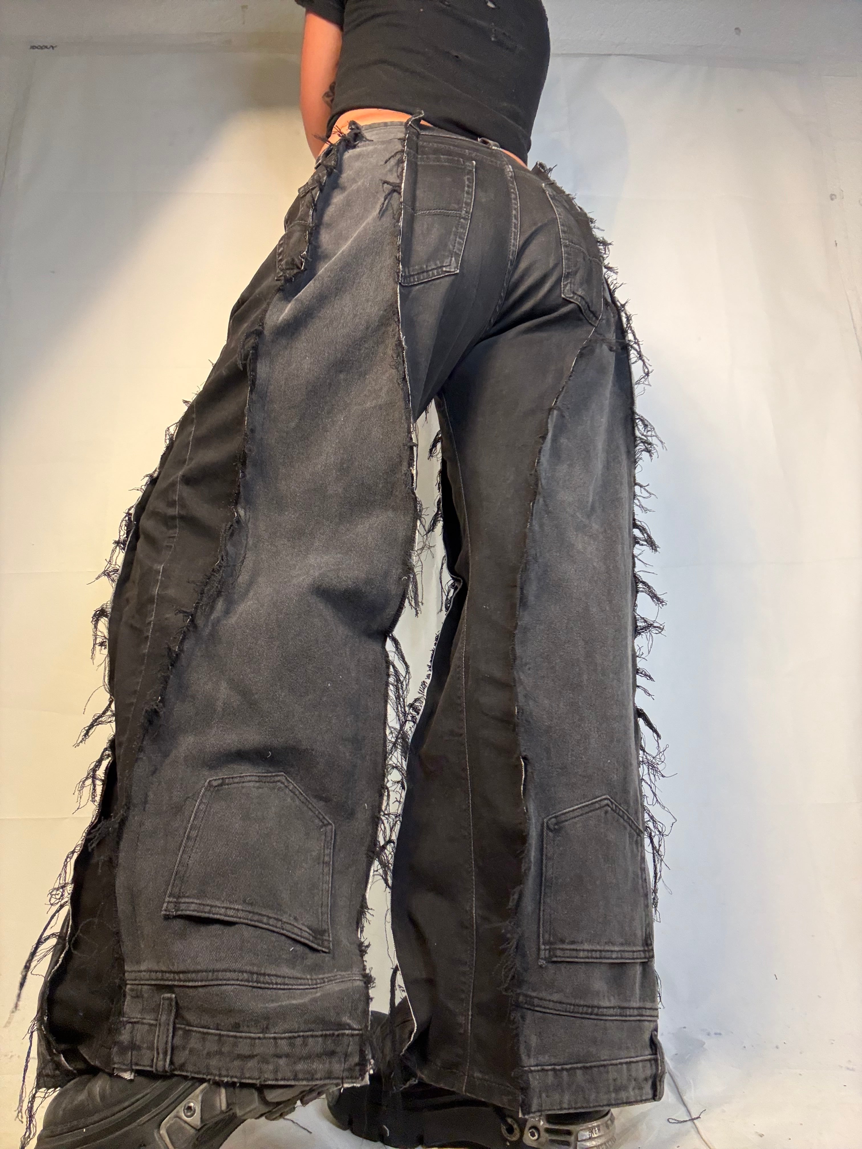 BAGGY RIPPED BLACK SPG PANTS