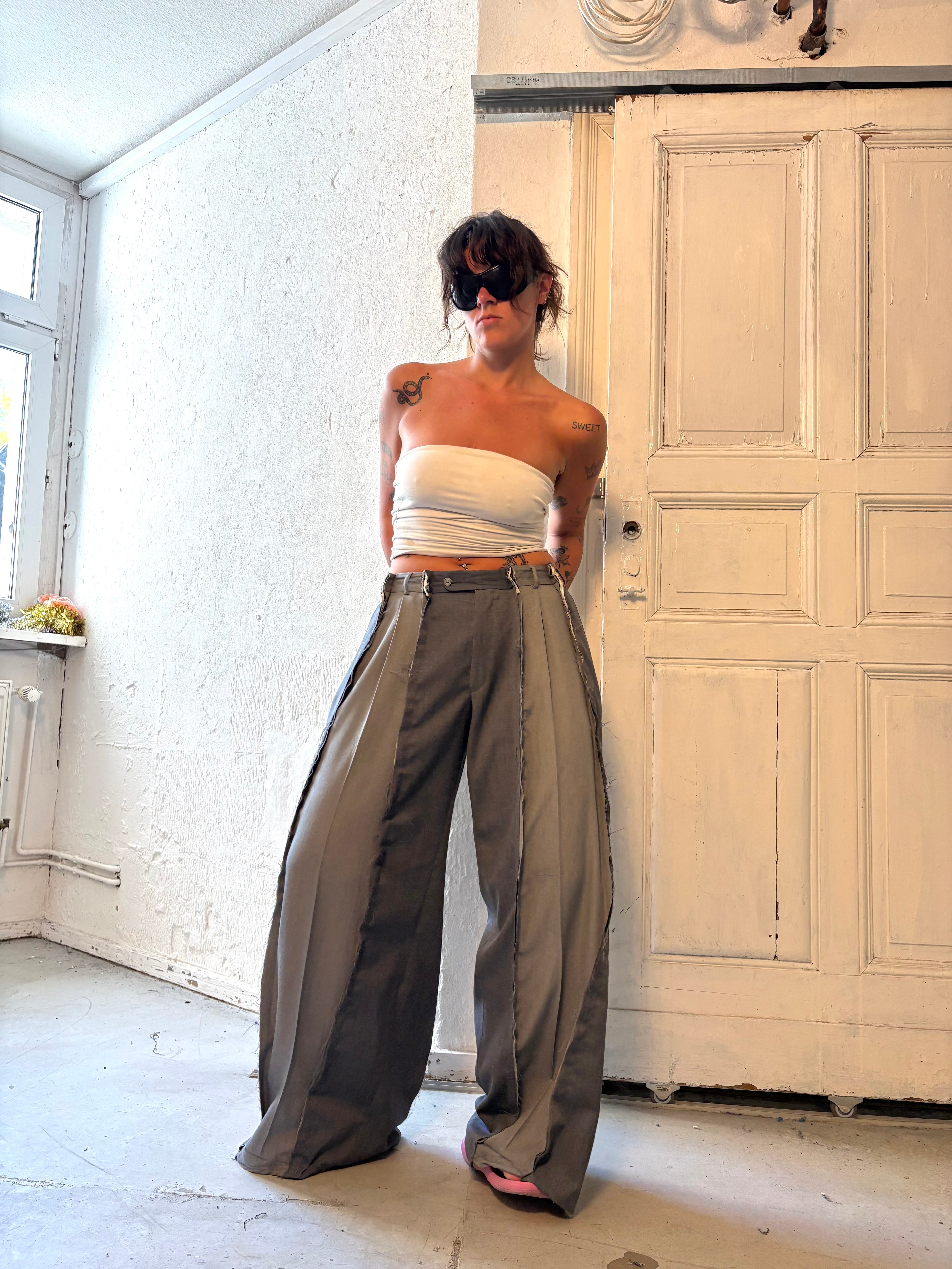 BAGGY GREY SPG SUITPANTS