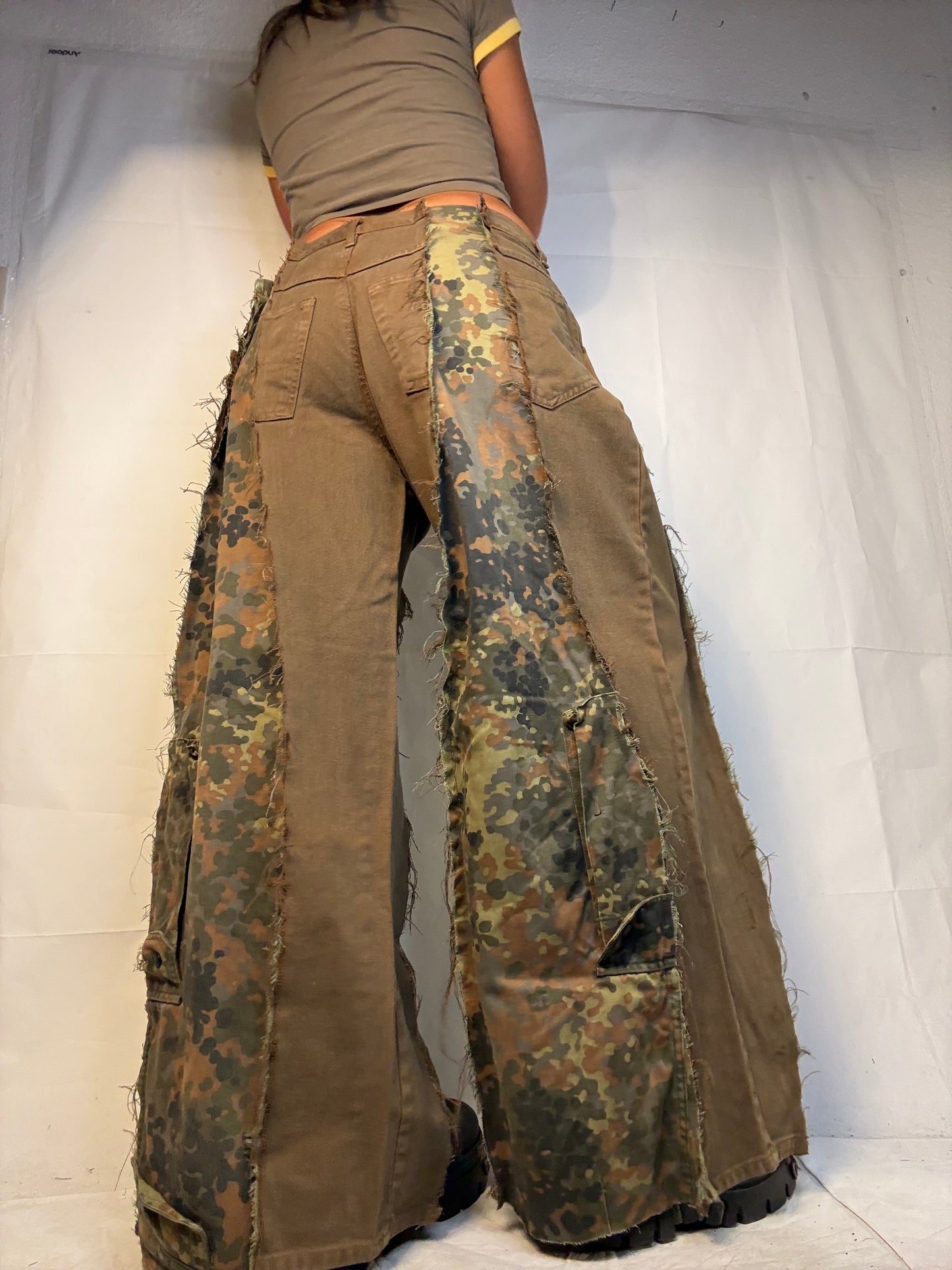 BAGGY CAMO/BROWN SPG PANTS
