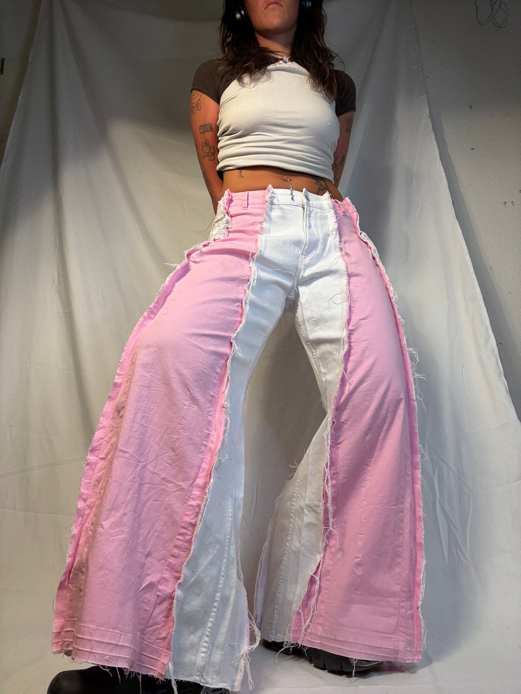 WIDE WHITE/BABY PINK SPG PANTS