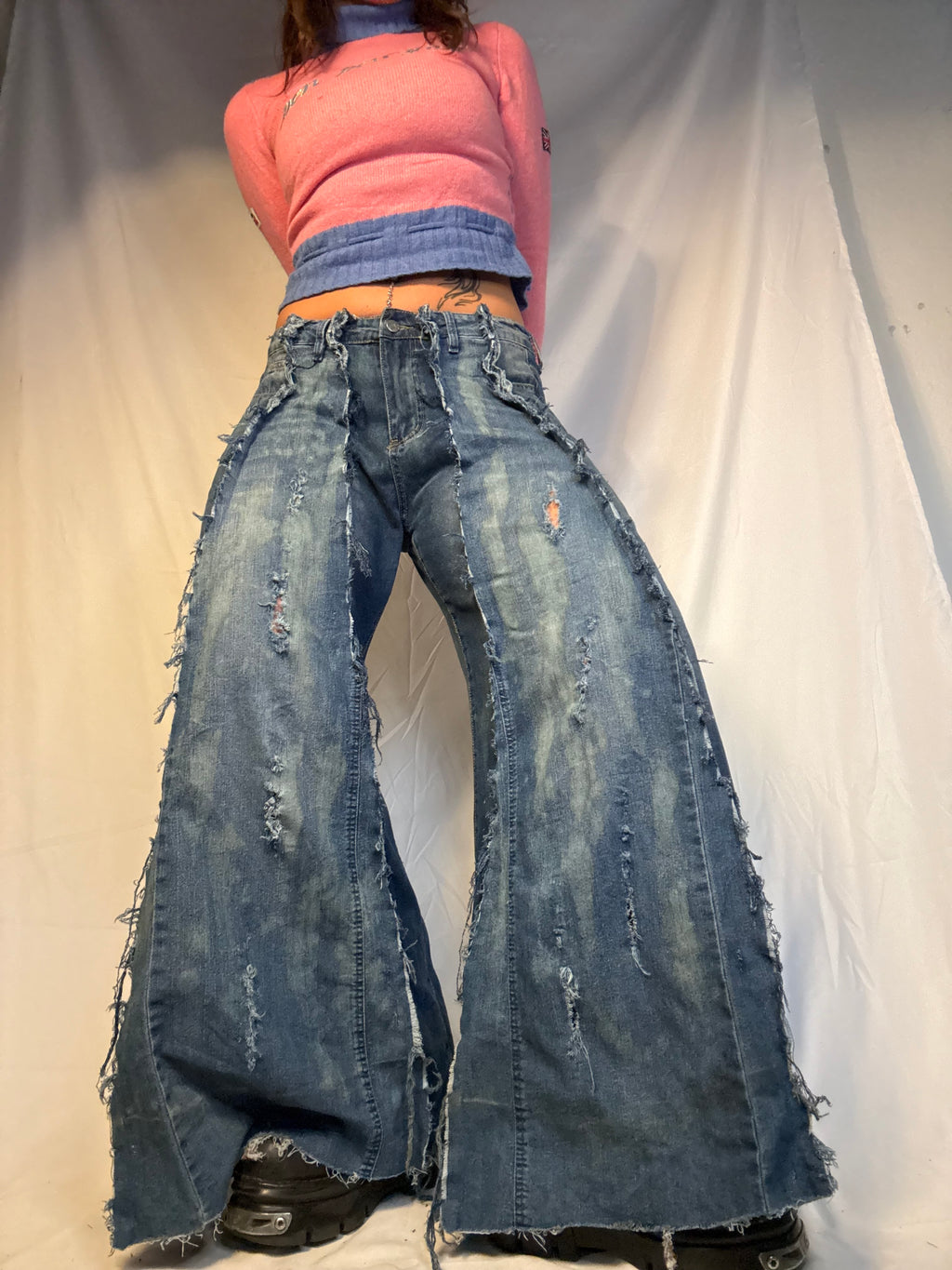 FLARED DISTRESSED BLEACH-STAINED DENIM SPG PANTS