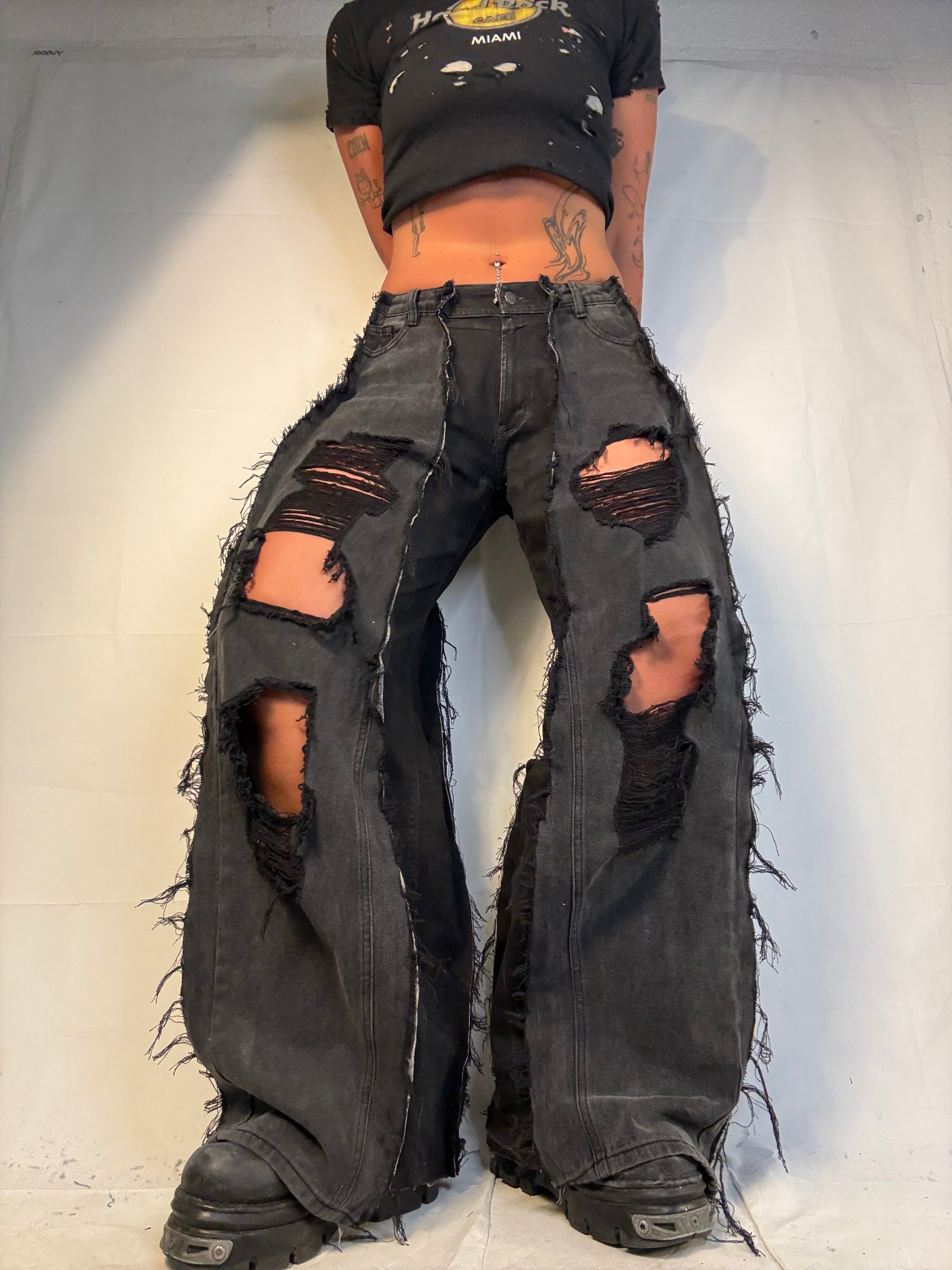 BAGGY RIPPED BLACK SPG PANTS