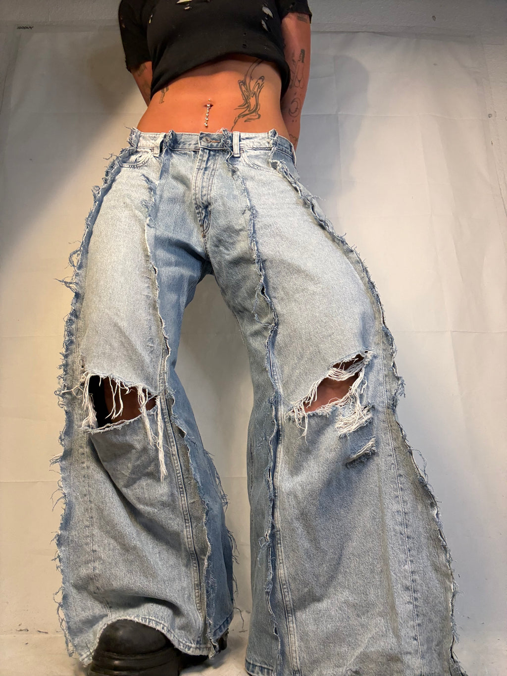 BAGGY RIPPED LIGHT DENIM SPG PANTS