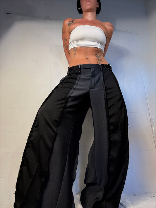 BAGGY BLACK PINSTIBE SPG SUITPANTS