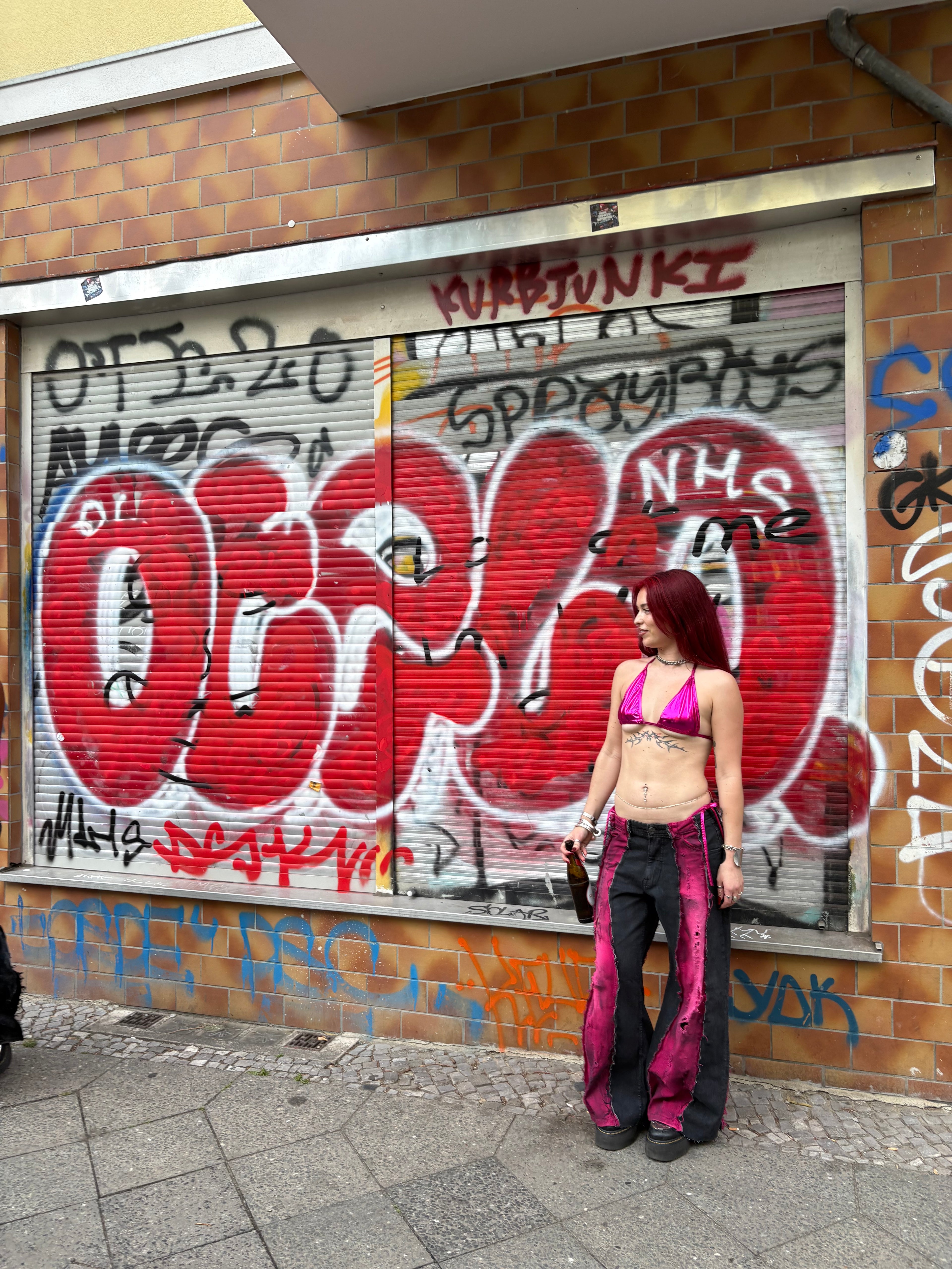 BLACK / PINK DISTRESSED SPG PANTS