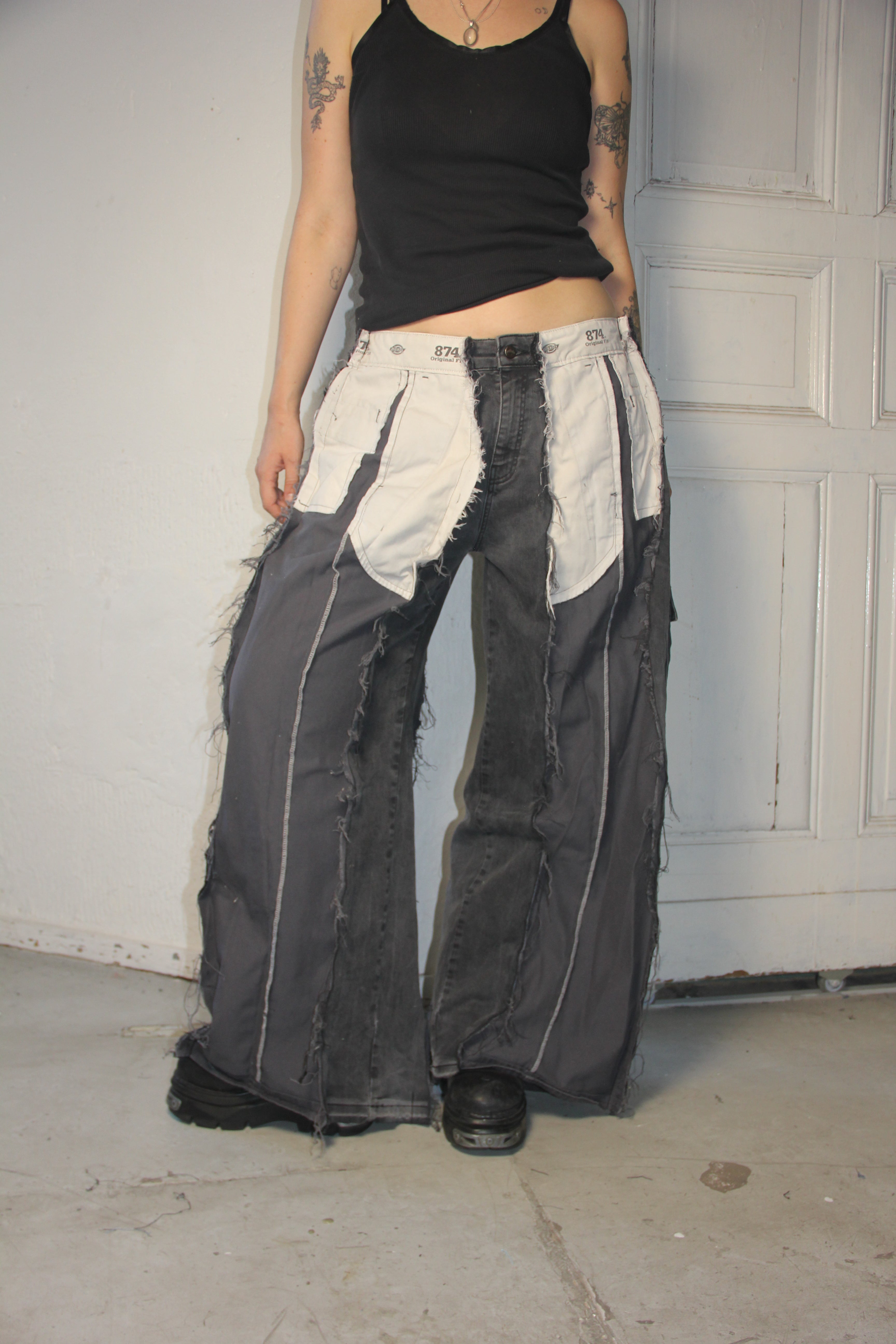 LIMITED EDITION BAGGY DARK GREY INSIDE-OUT CARGO SPG PANTS
