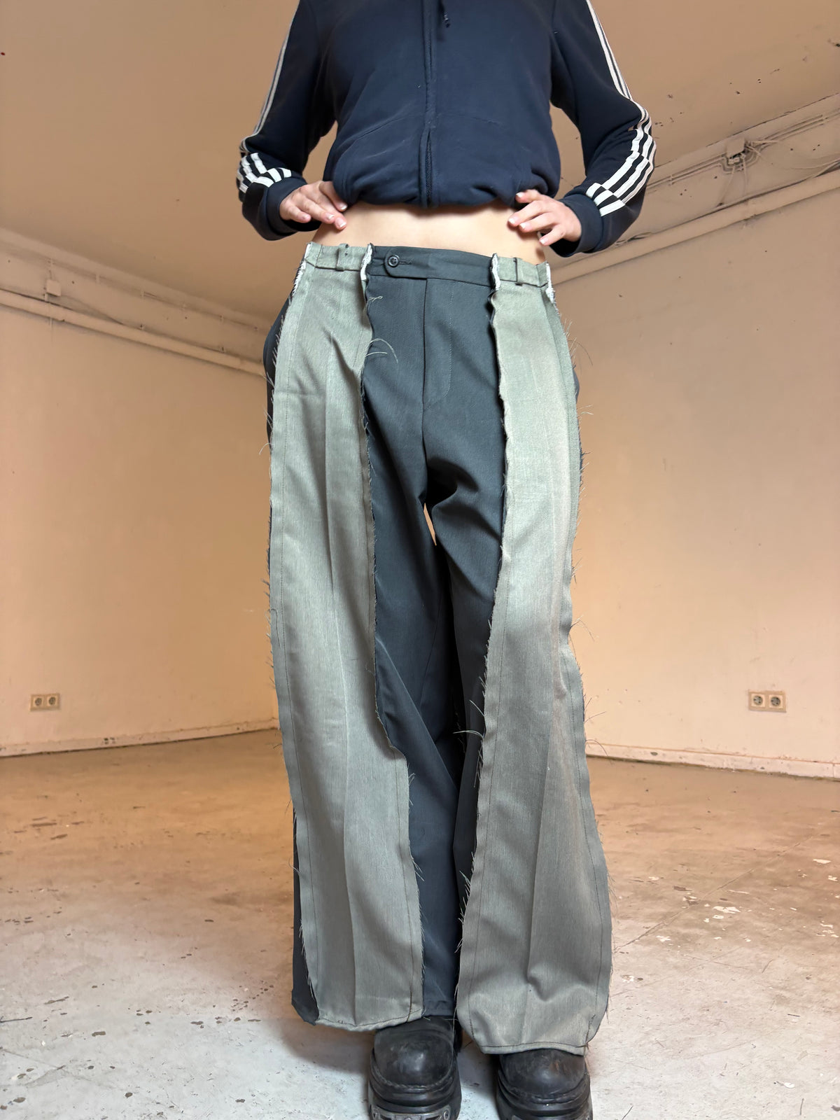 LIMITED EDITION BAGGY GREY/GREEN SPG SUITPANTS