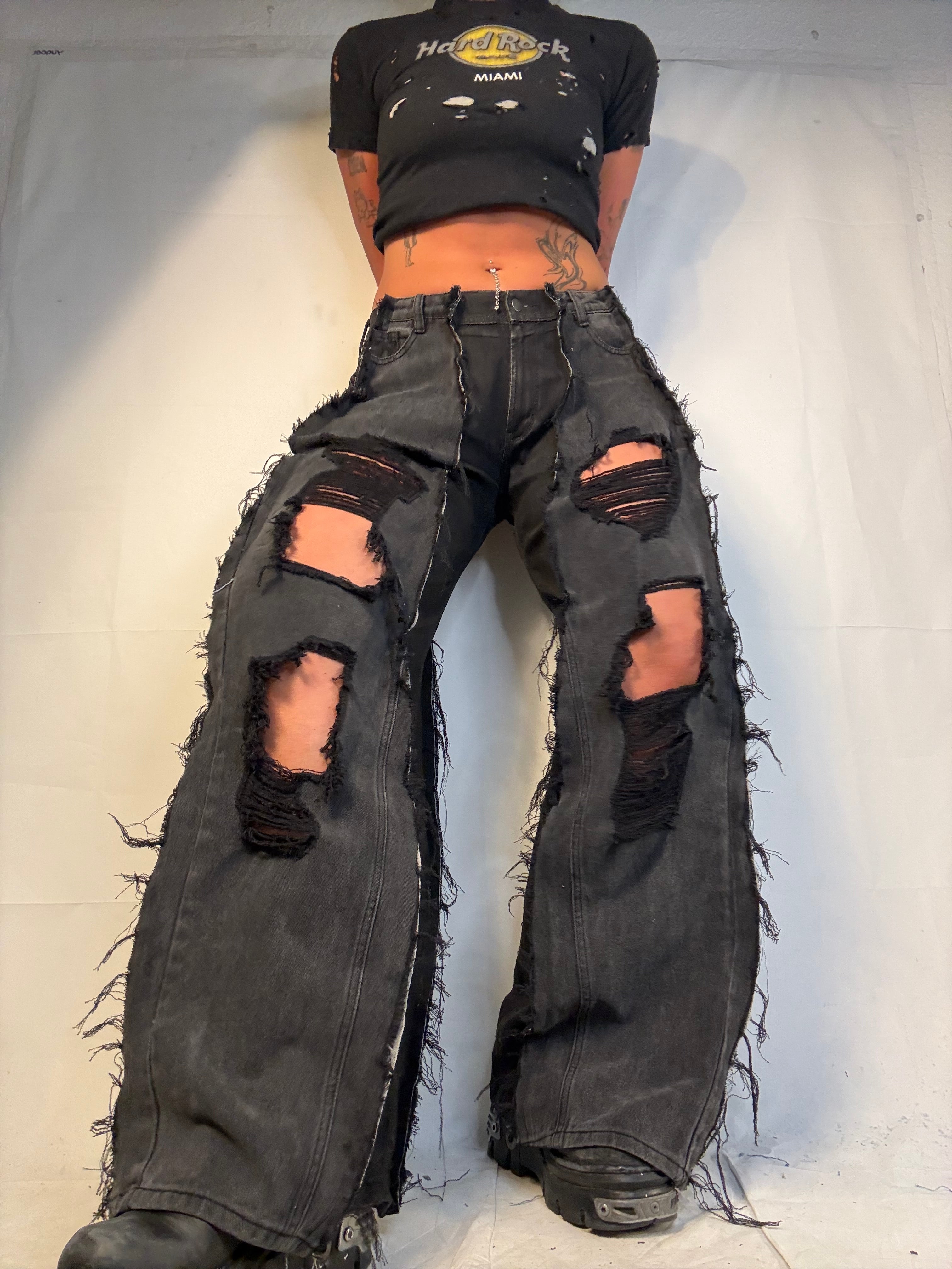 BAGGY RIPPED BLACK SPG PANTS