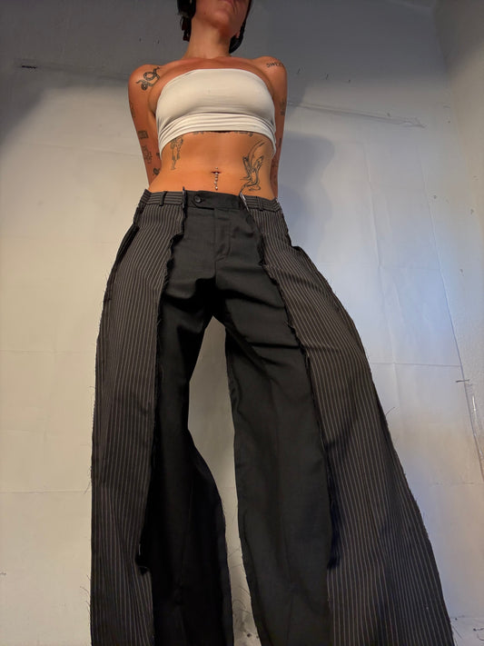BAGGY DARK PINSTIBE SPG SUITPANTS