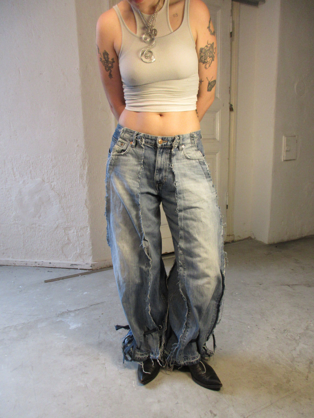 BAGGY TIE-IN LIGHT DENIM SPG PANTS