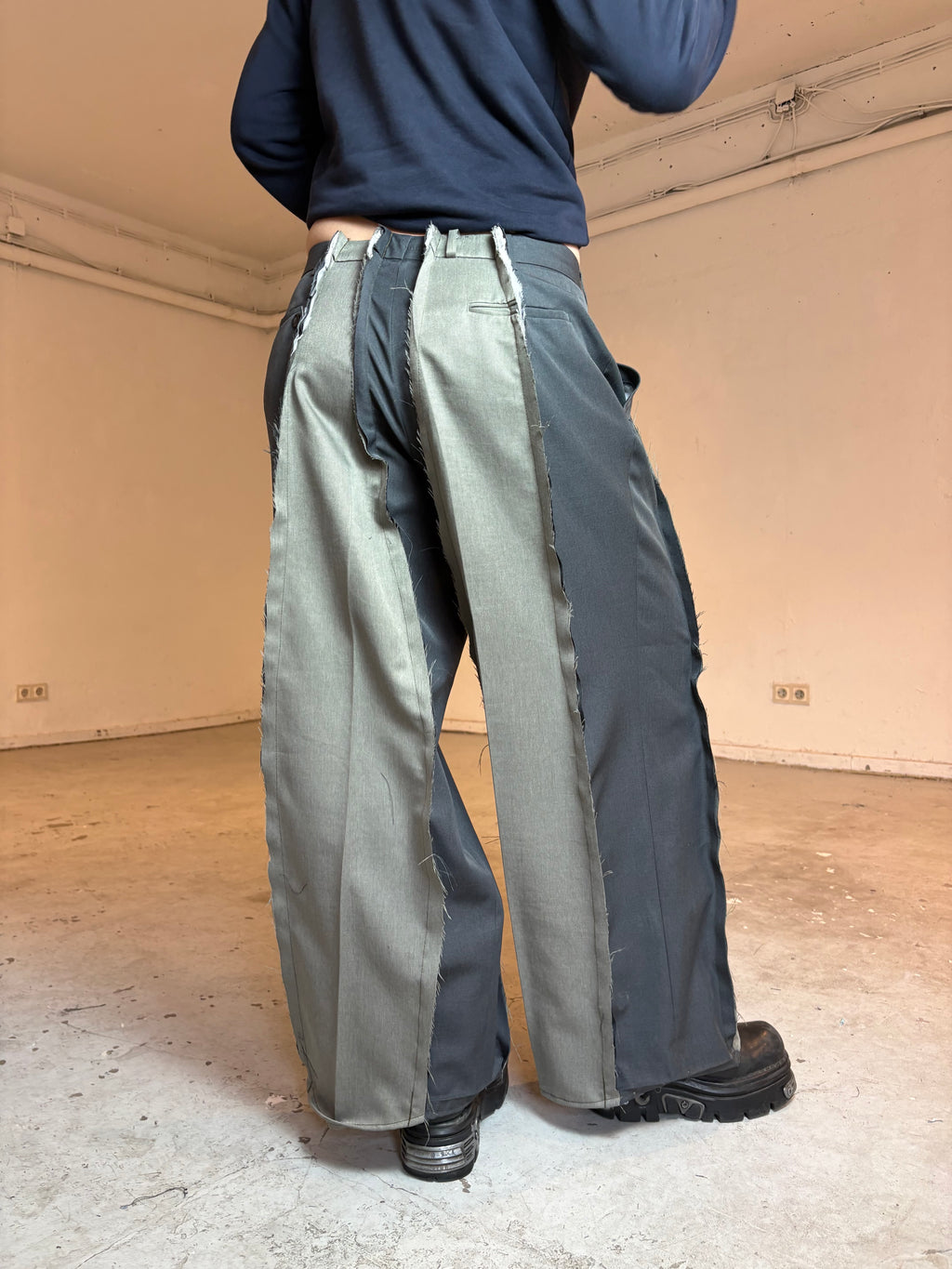 LIMITED EDITION BAGGY GREY/GREEN SPG SUITPANTS