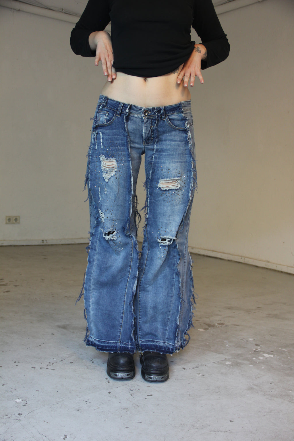 LIMITED EDITION Y2K RHINESTONE LOWRISE DENIM SPG PANTS