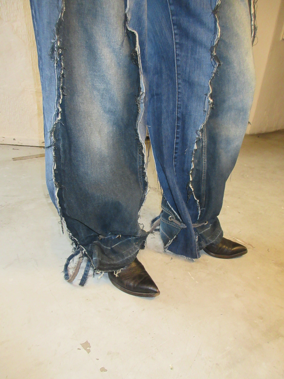 BAGGY TIE-IN DARK DENIM SPG PANTS