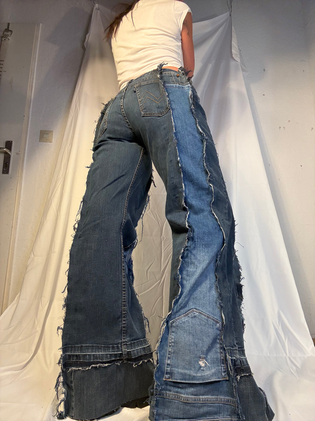 LIGHT SLIM PATCHED RIPPED DENIM SPG PANTS