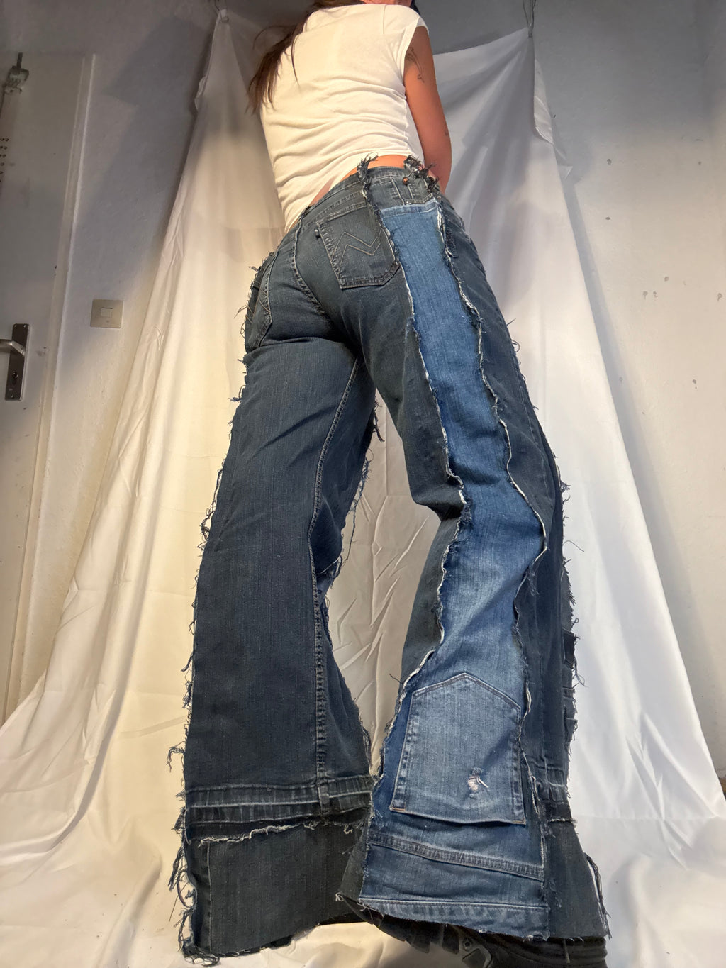 LIGHT SLIM PATCHED RIPPED DENIM SPG PANTS