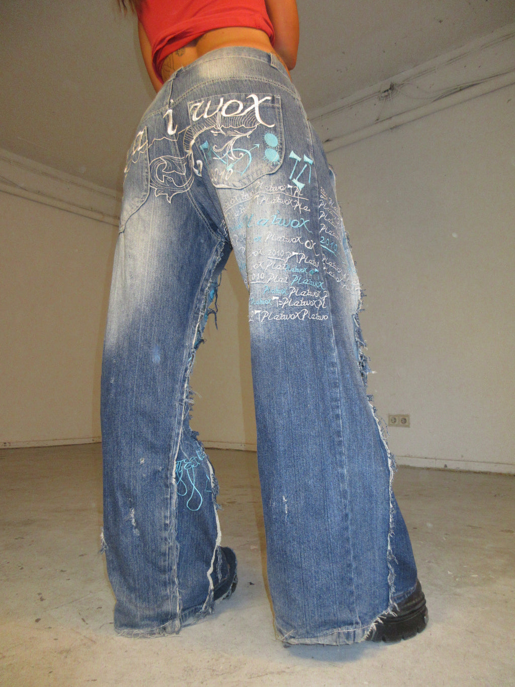 LIMITED EDITION EMBROIDERED EXTRA RIPPED DENIM SPG PANTS